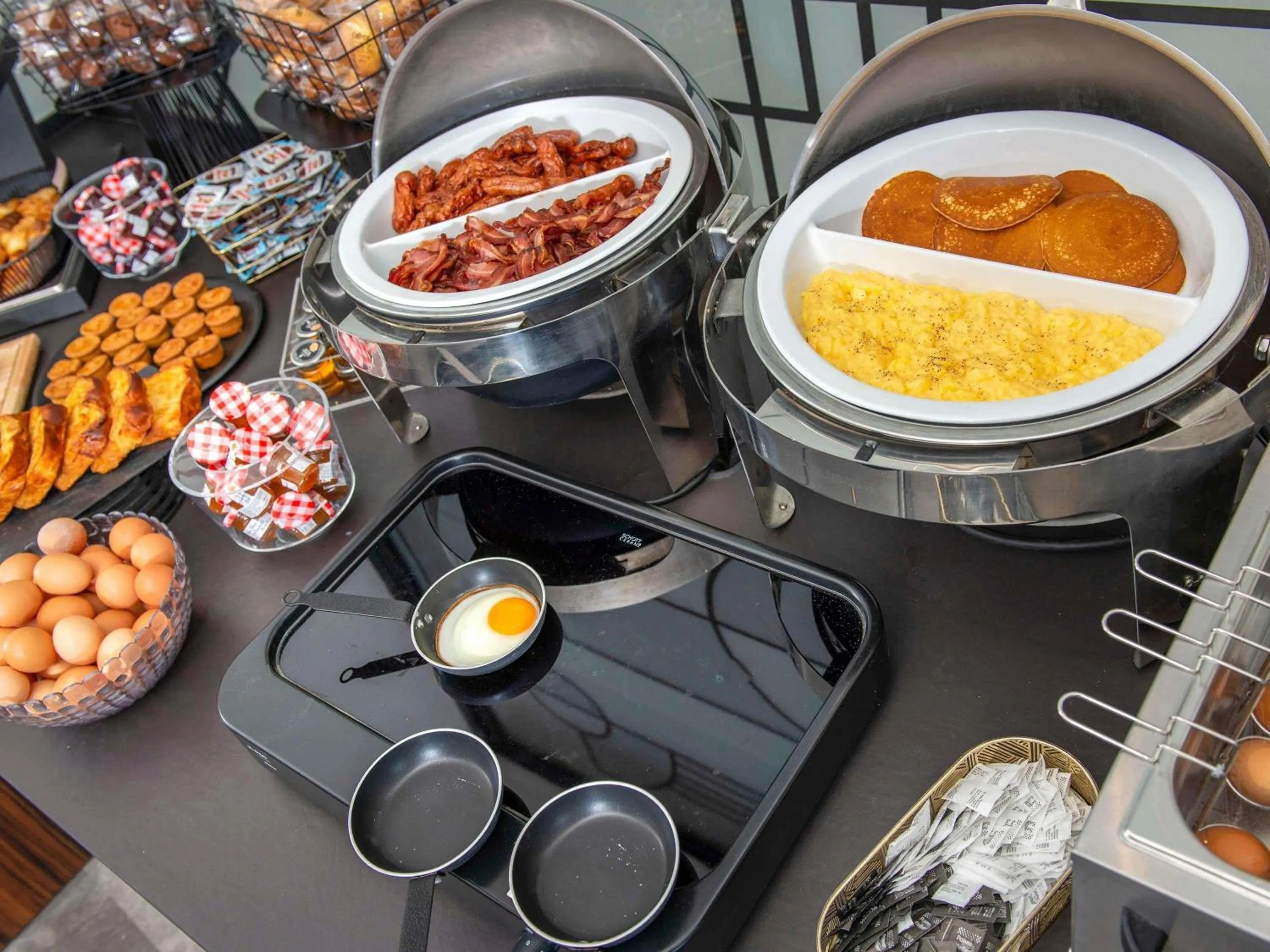 Breakfast in Hotel Plaza Biarritz Plage - Handwritten Collection