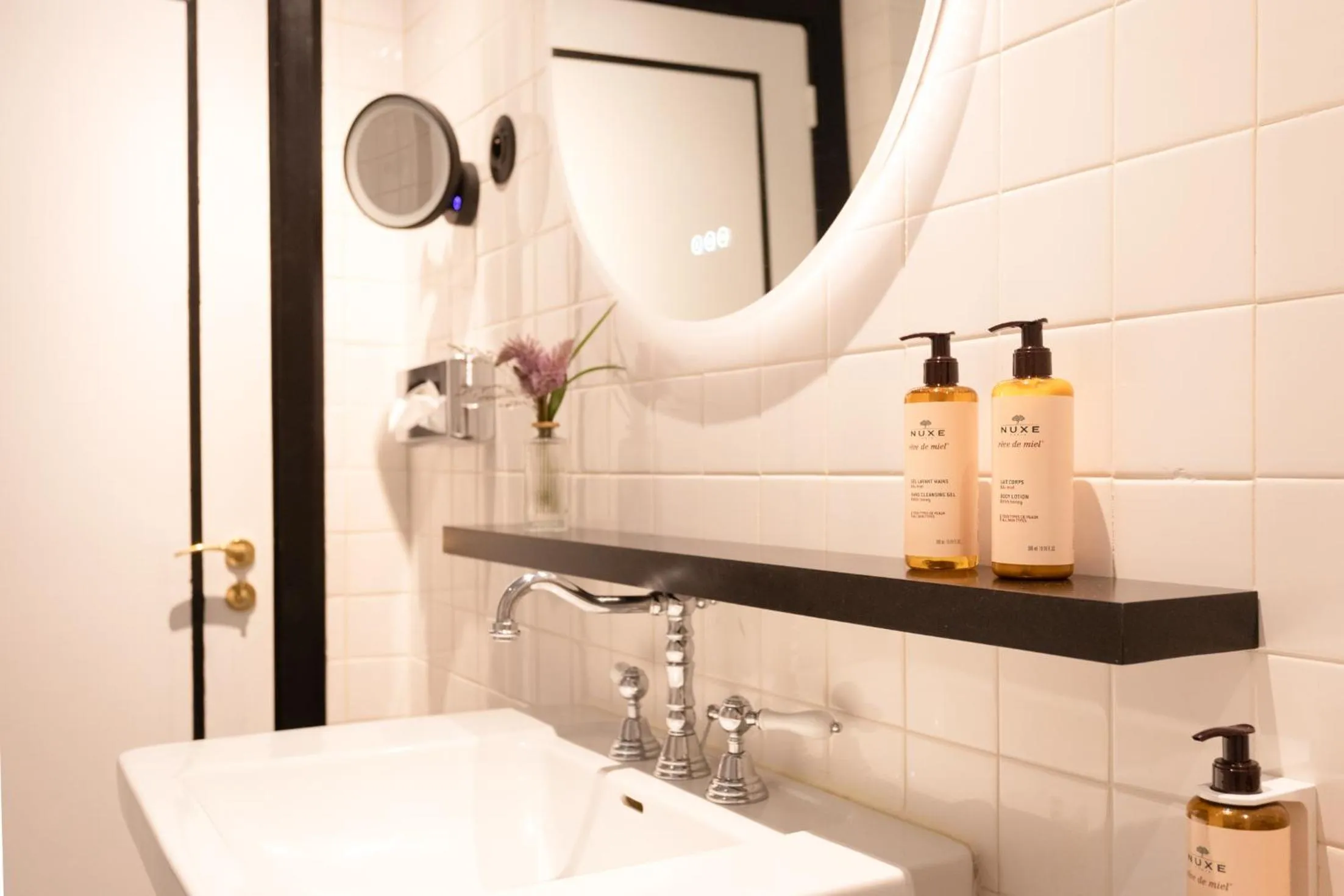Bathroom in Hotel Plaza Biarritz Plage - Handwritten Collection