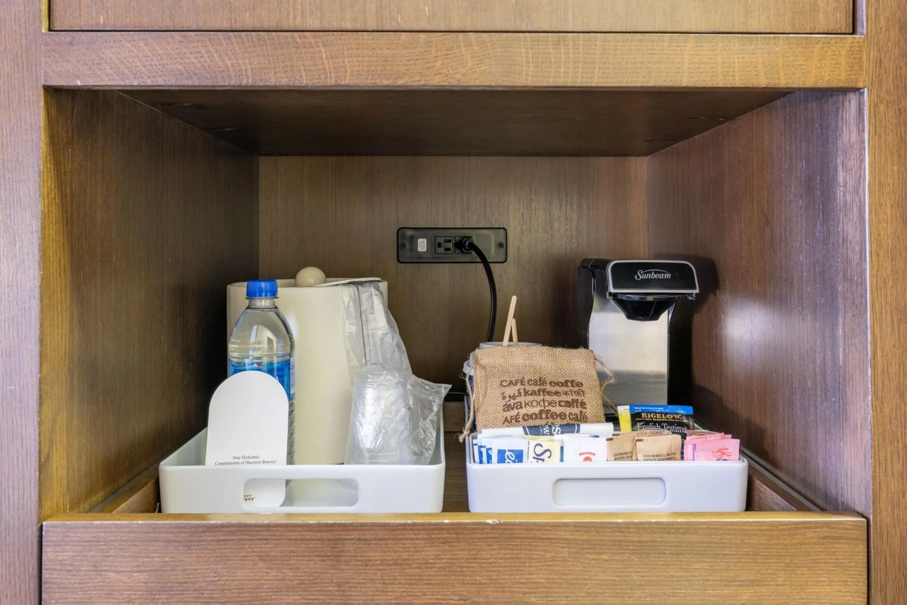 Photo of the whole room in Four Points by Sheraton Edmonton International Airport