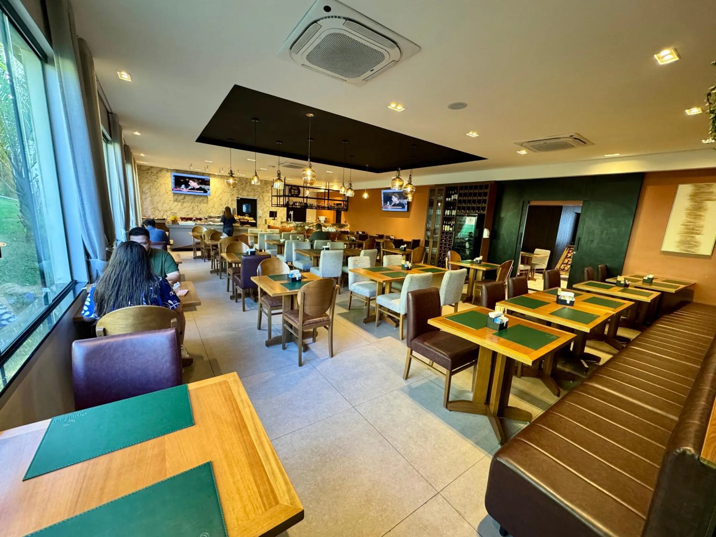 Restaurant/places to eat in Graal Inn Mairiporã