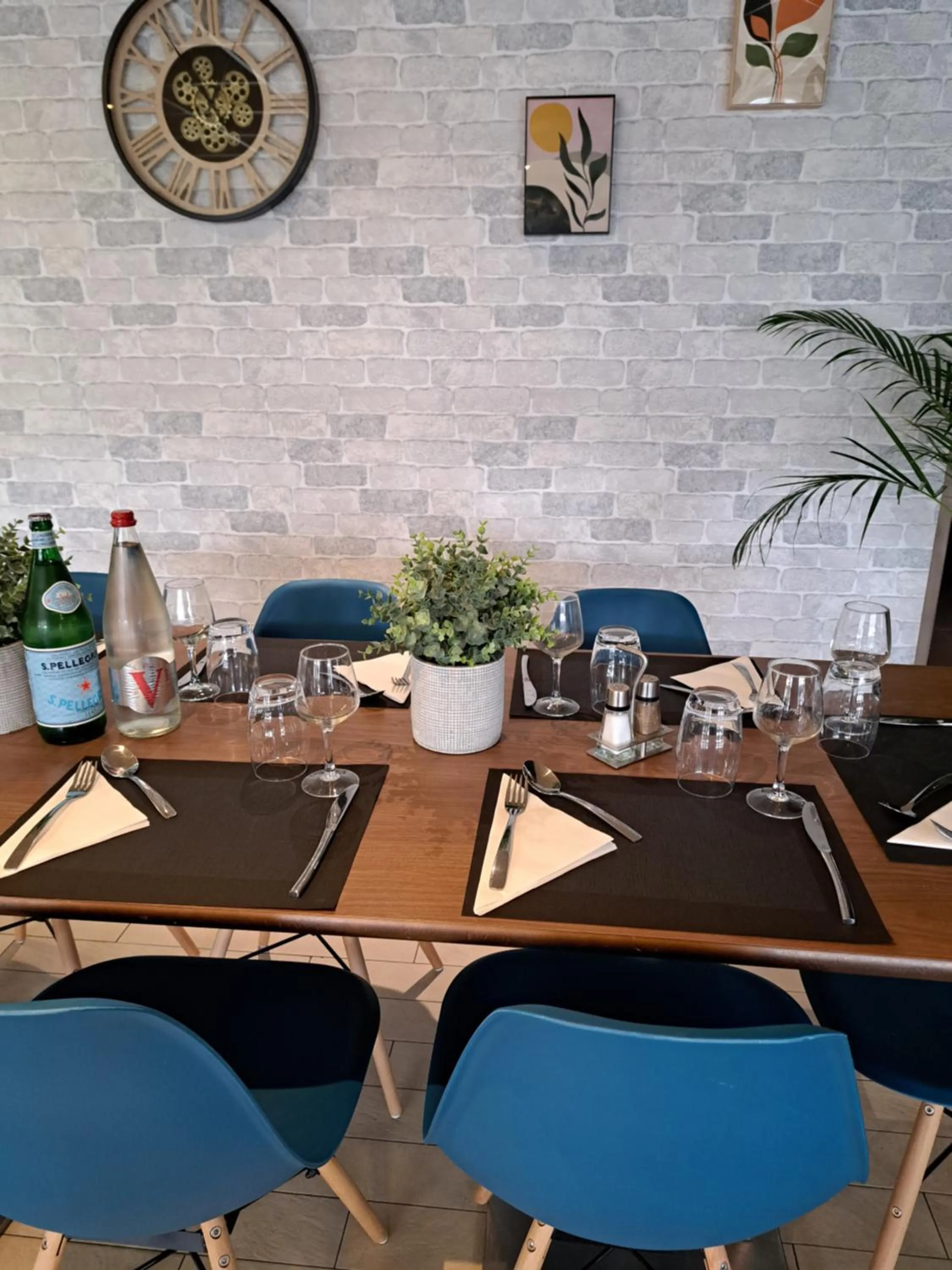 Restaurant/places to eat in Campanile Saint Quentin