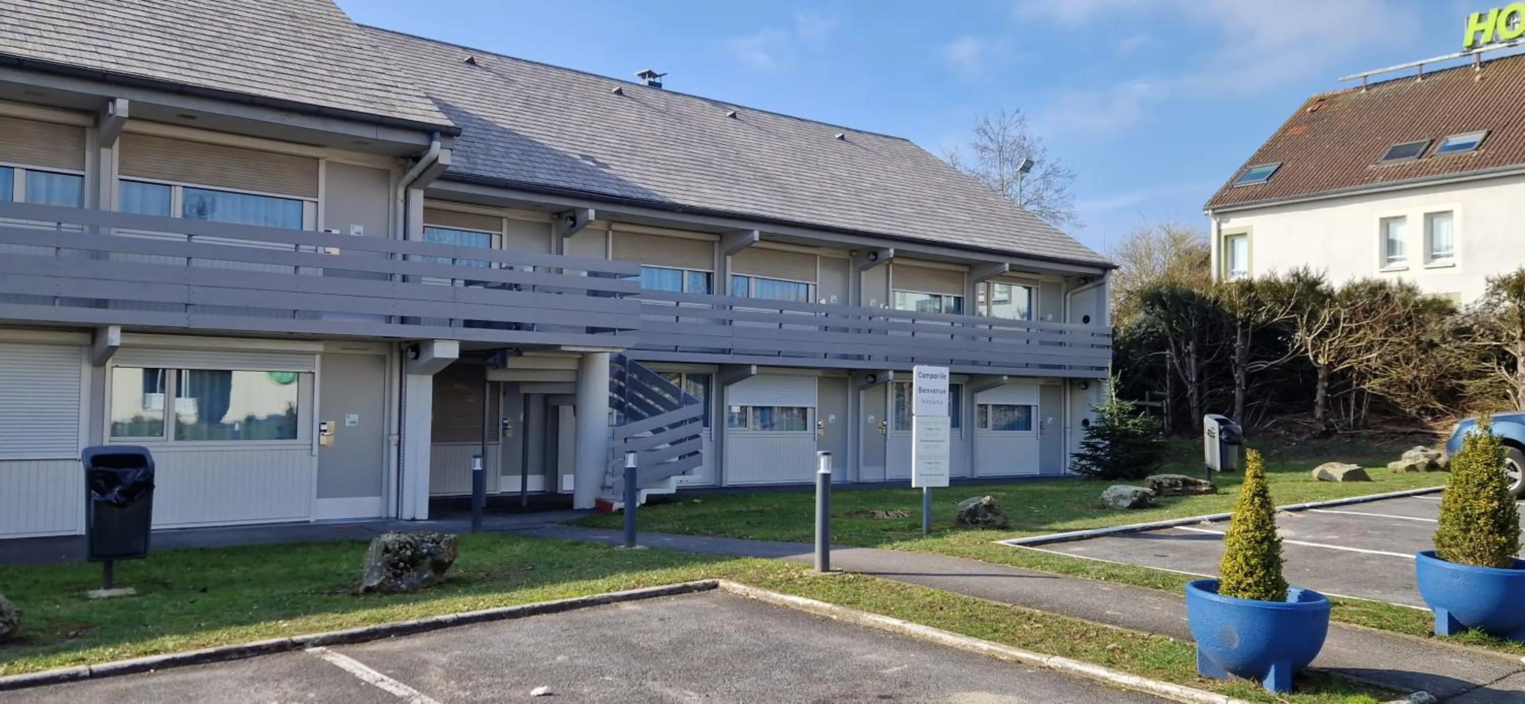 Property building in Campanile Saint Quentin