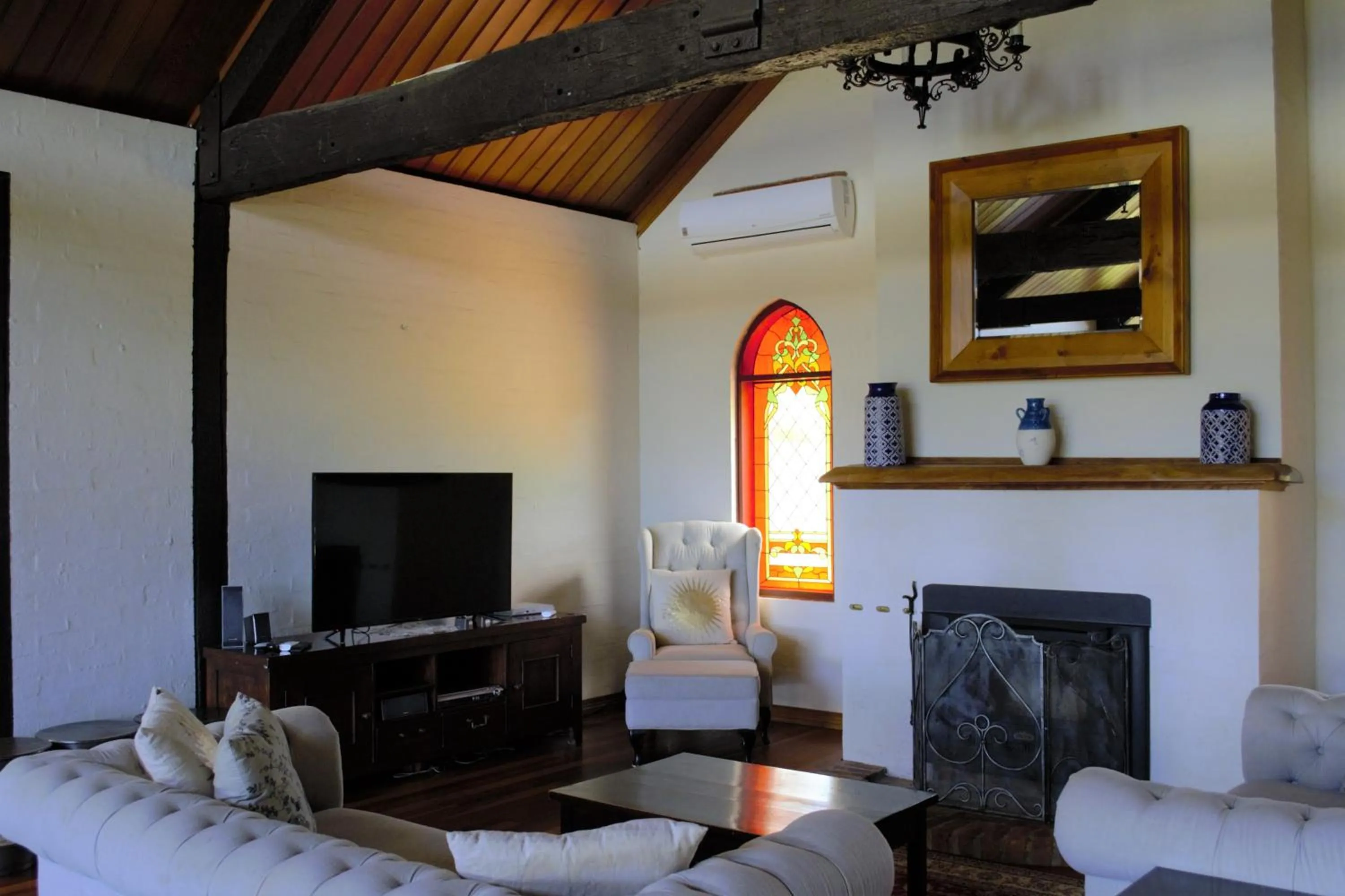 TV and multimedia in Woolshed Hill Estate