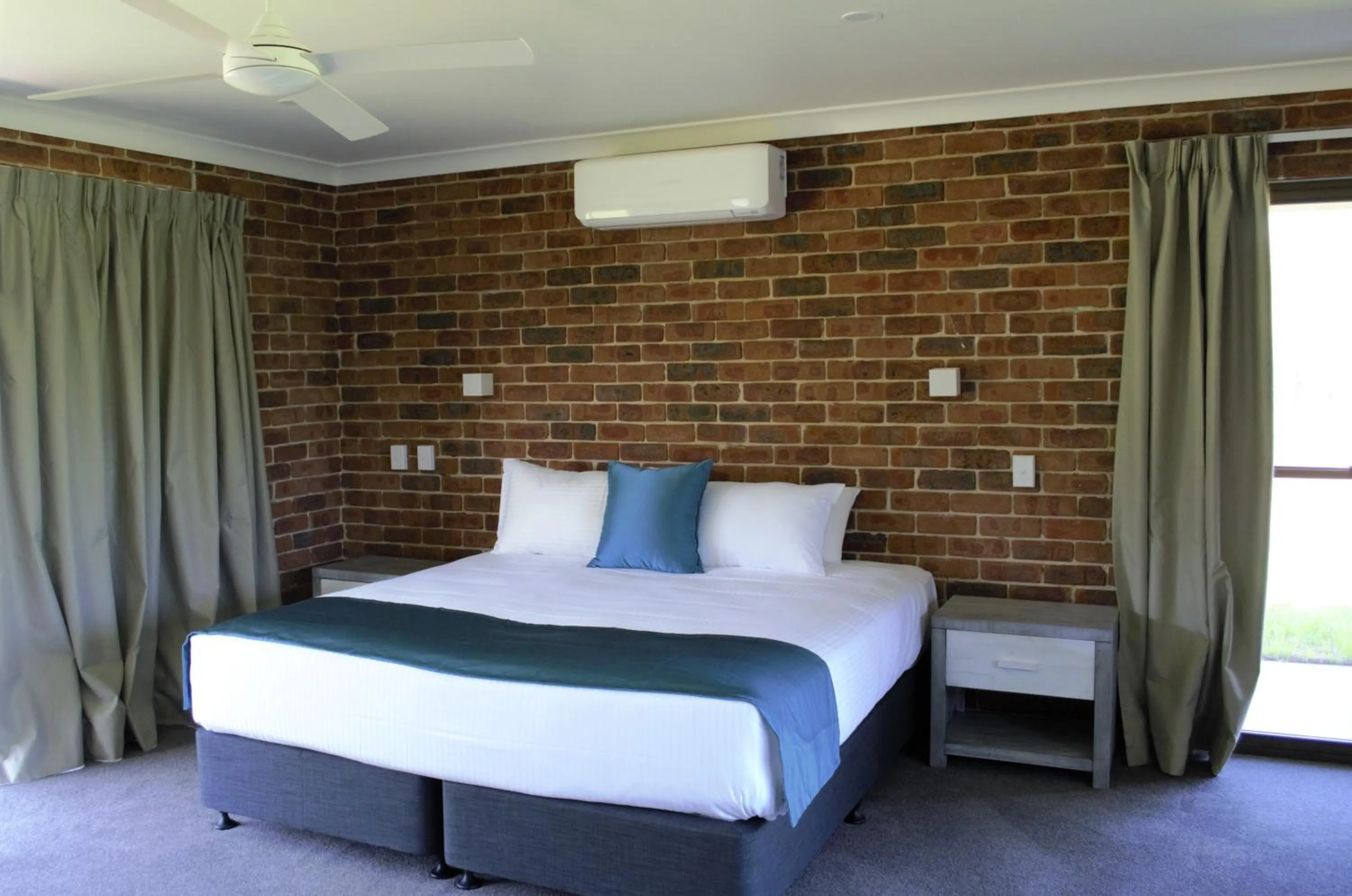 Bedroom, Bed in Woolshed Hill Estate