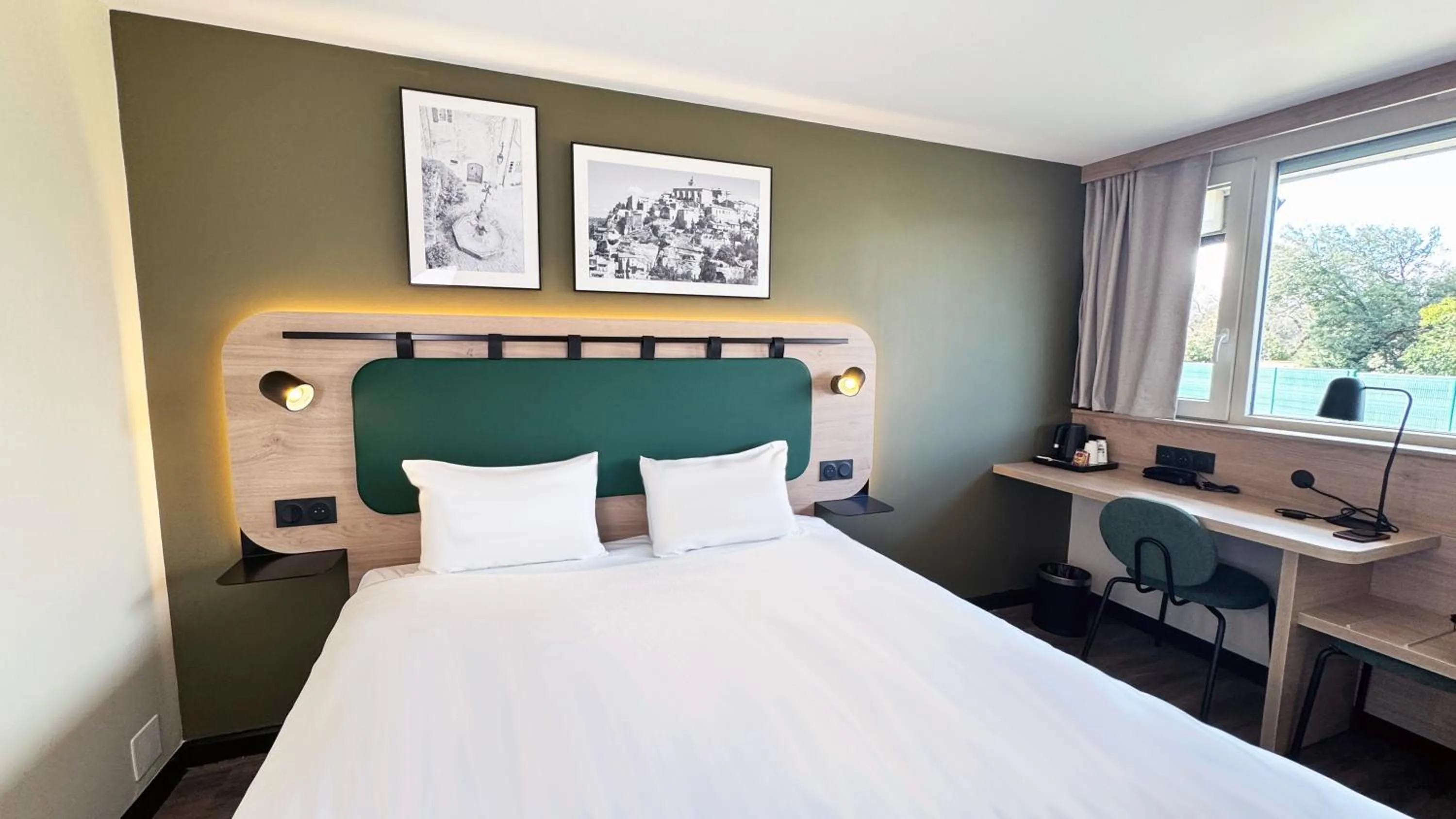 Bed in Campanile Clermont Ferrand - Le Brezet