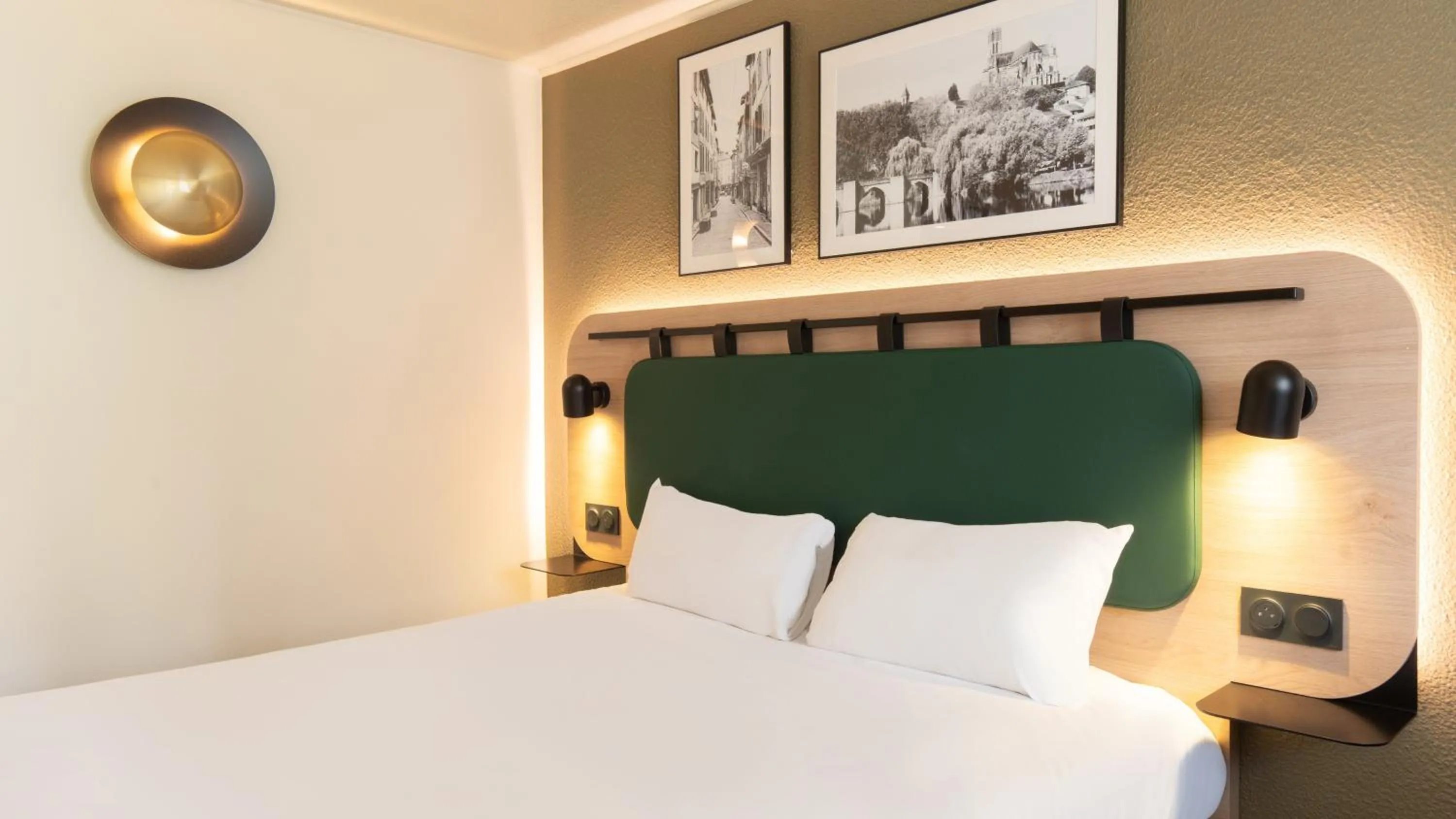 Bed in Campanile Clermont Ferrand - Le Brezet