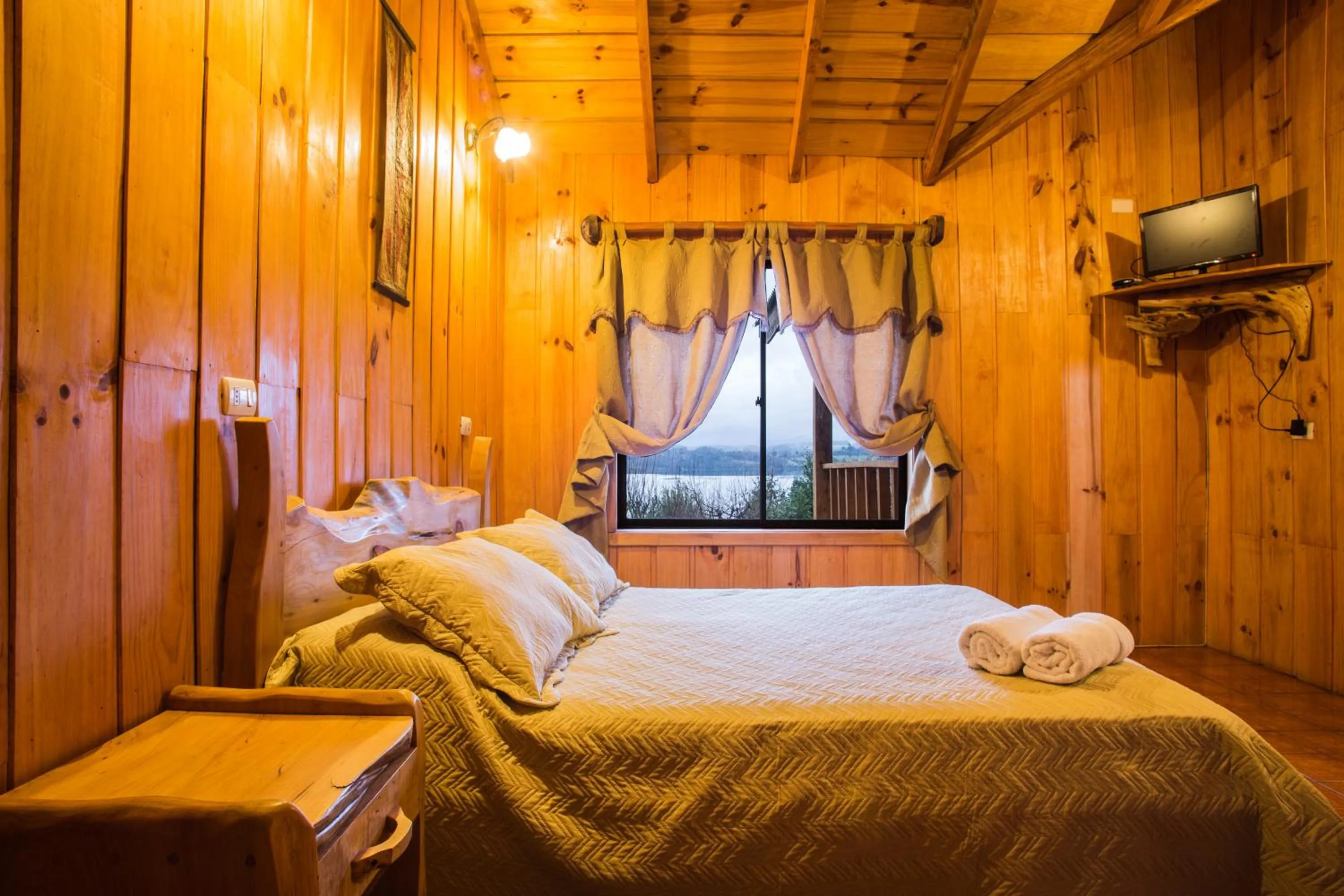 Bedroom, Bed in Apart hotel Puchaley Lafquen