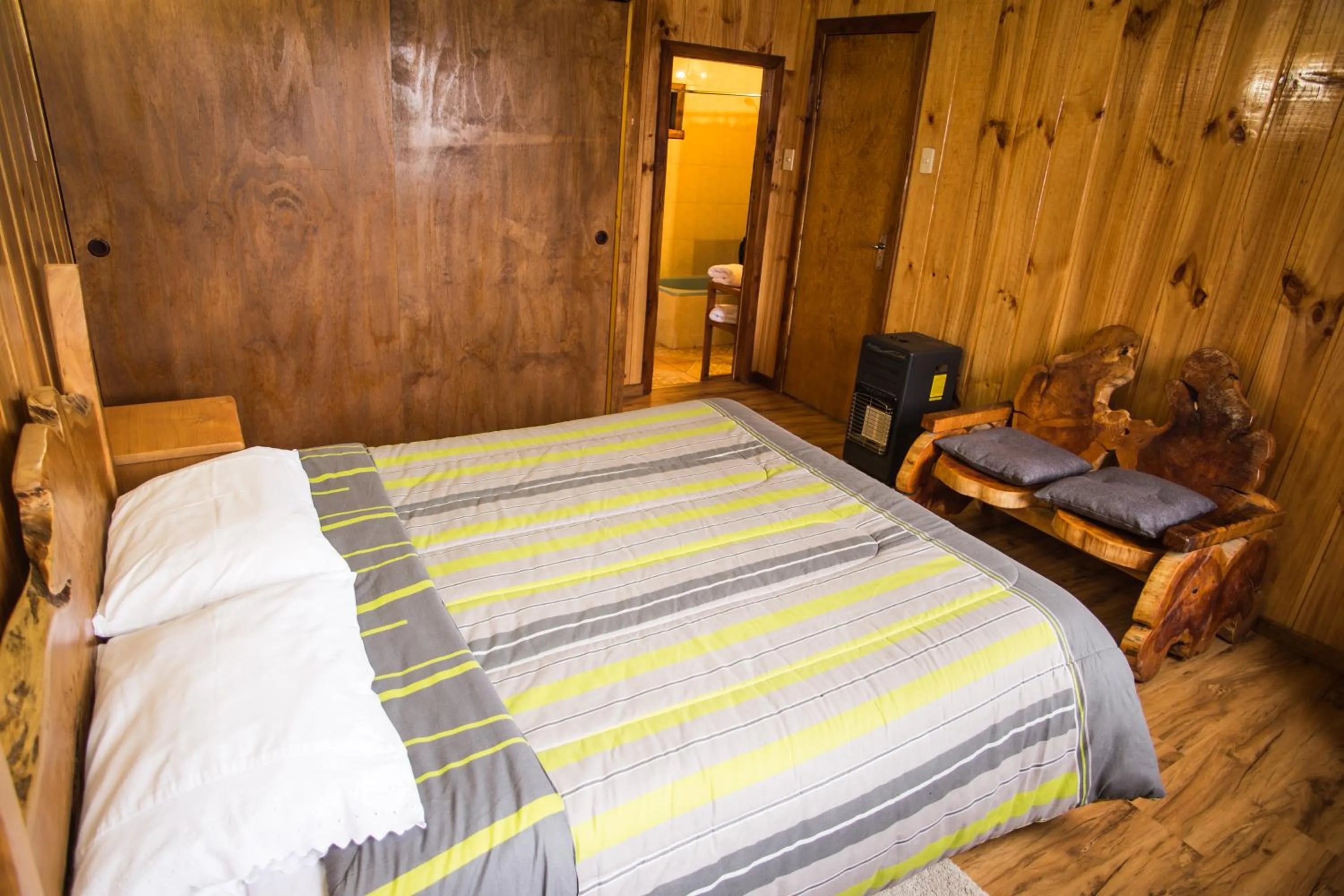 Bathroom, Bed in Apart hotel Puchaley Lafquen