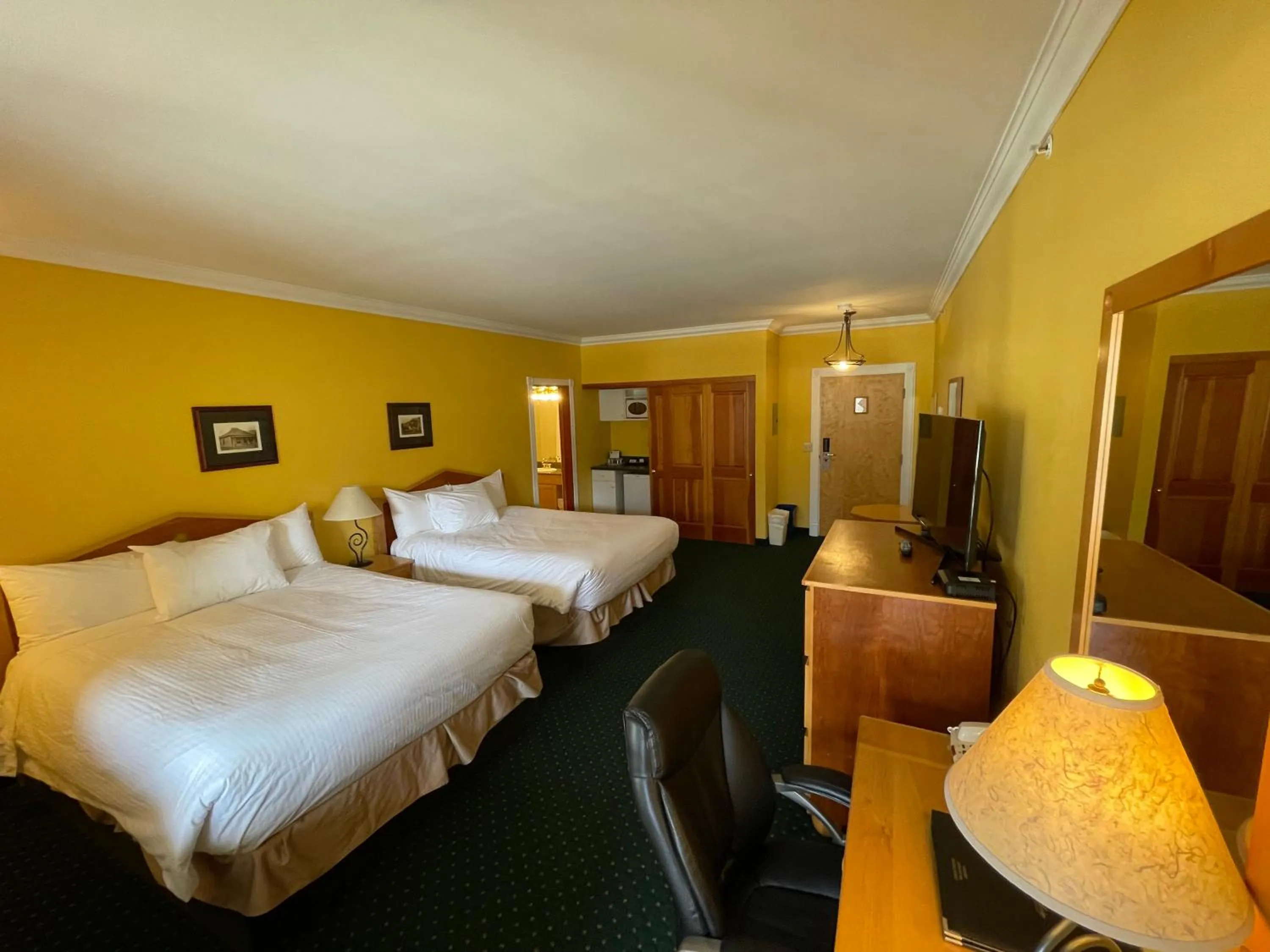 Photo of the whole room, Bed in Park Place Lodge