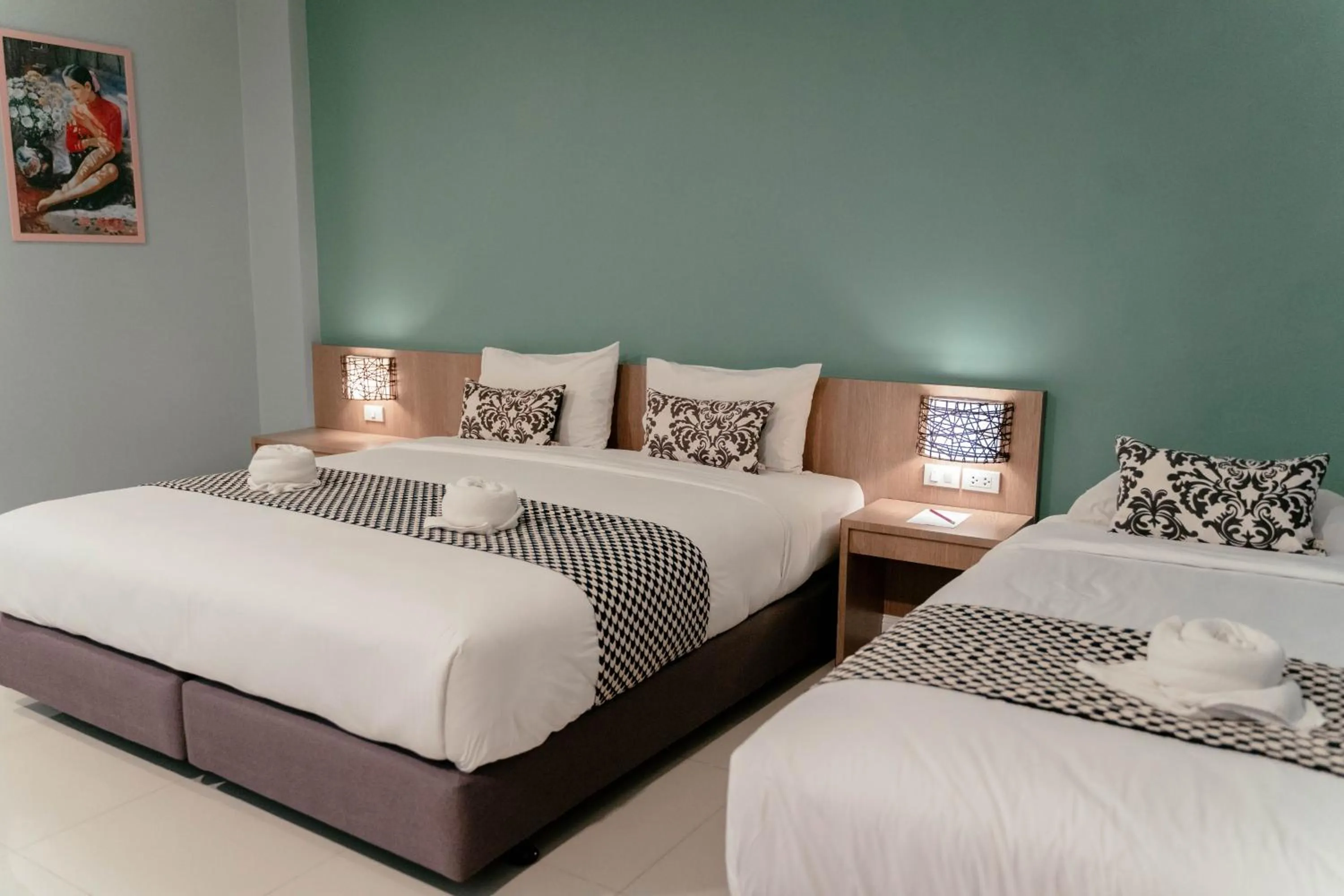 Photo of the whole room, Bed in It's me Keawanong Hotel