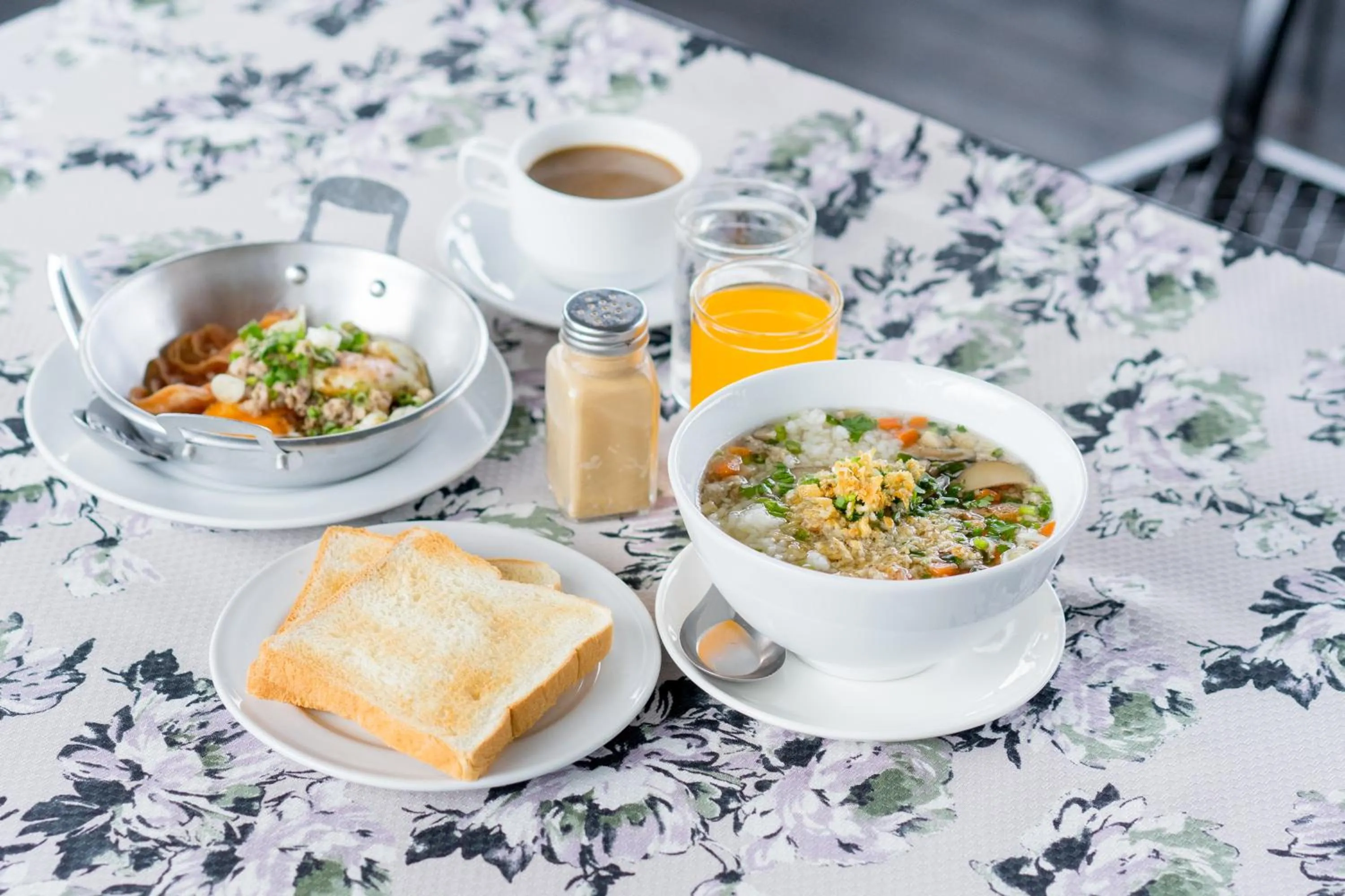 Breakfast in It's me Keawanong Hotel