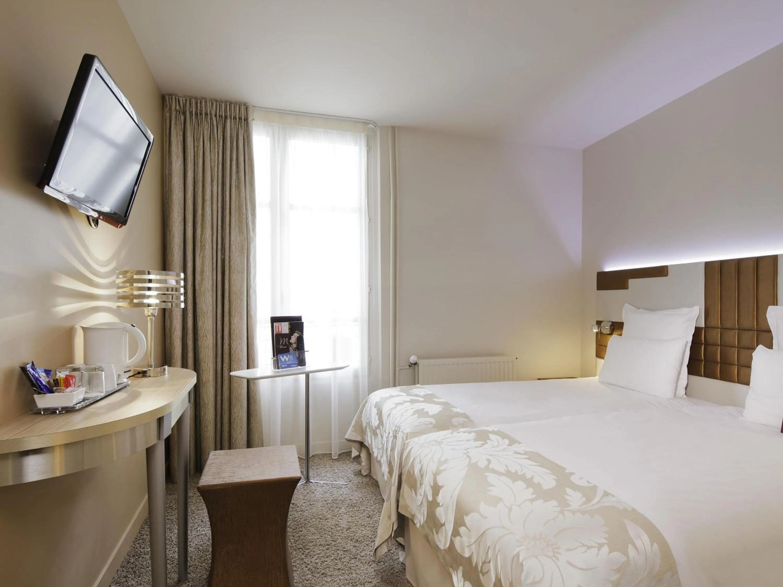 Bedroom, Bed in Mercure Paris Opéra Faubourg Montmartre