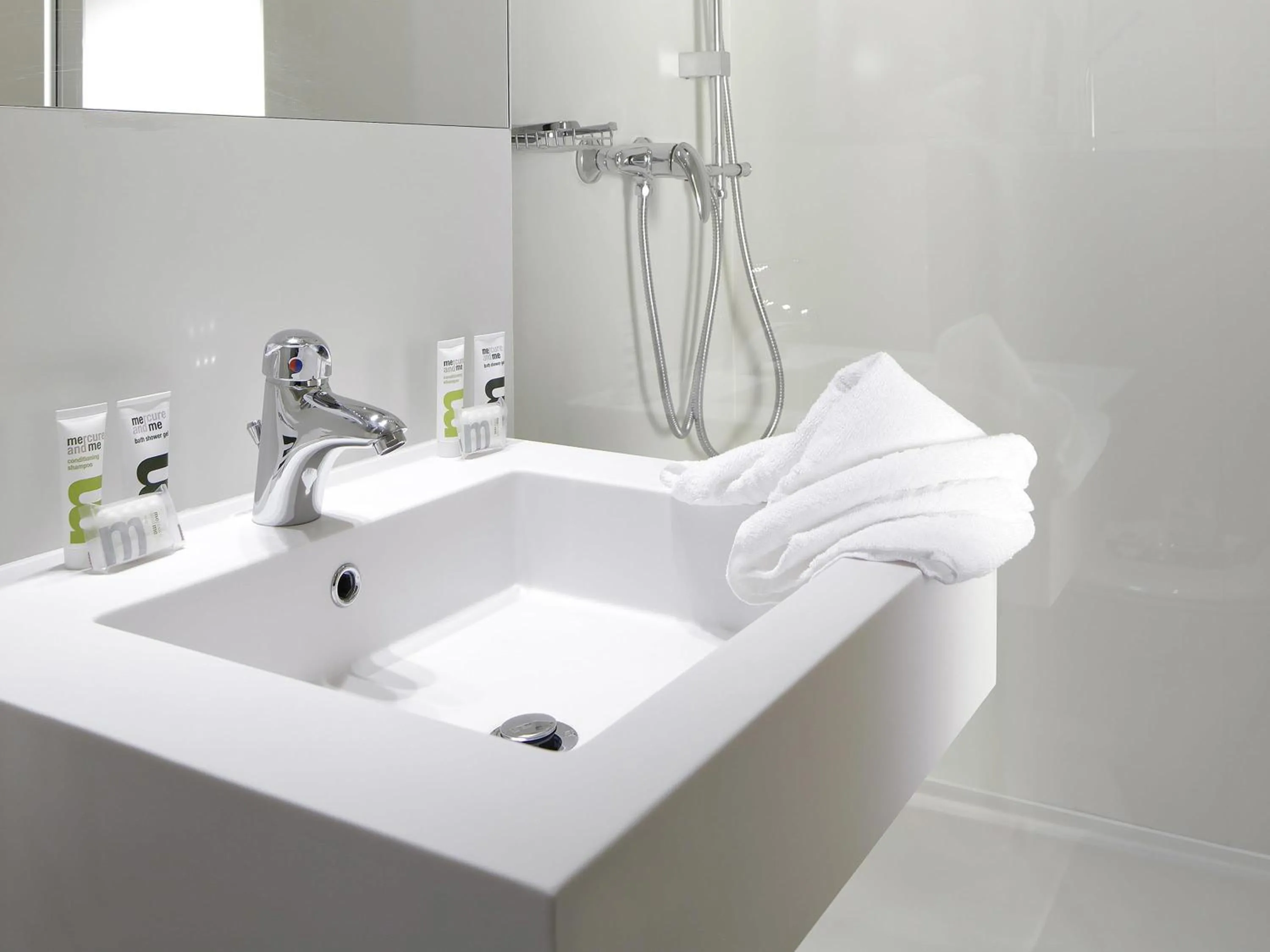 Bedroom in Mercure Paris Opéra Faubourg Montmartre