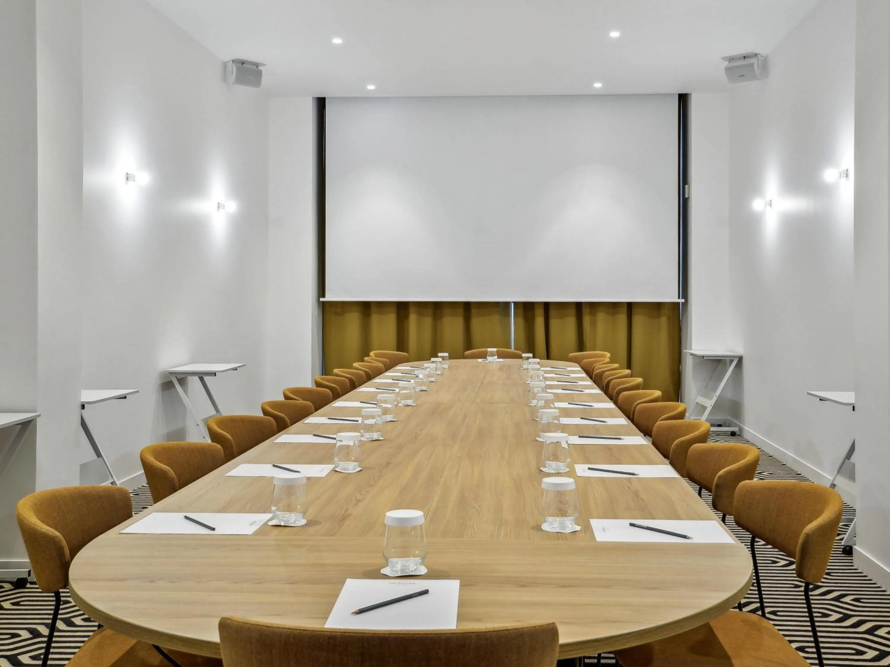 Meeting/conference room in Mercure Paris Opéra Faubourg Montmartre