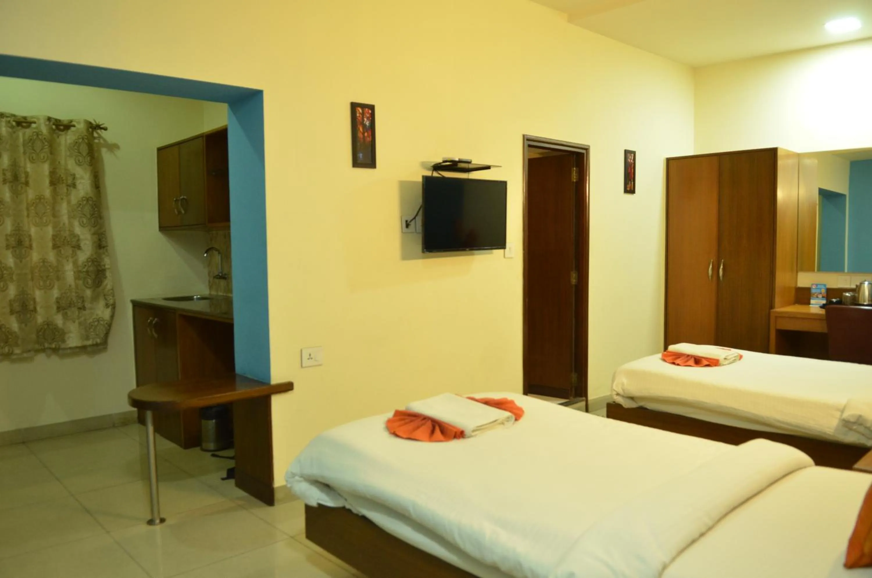 Bedroom, Bed in Cubbon Suites
