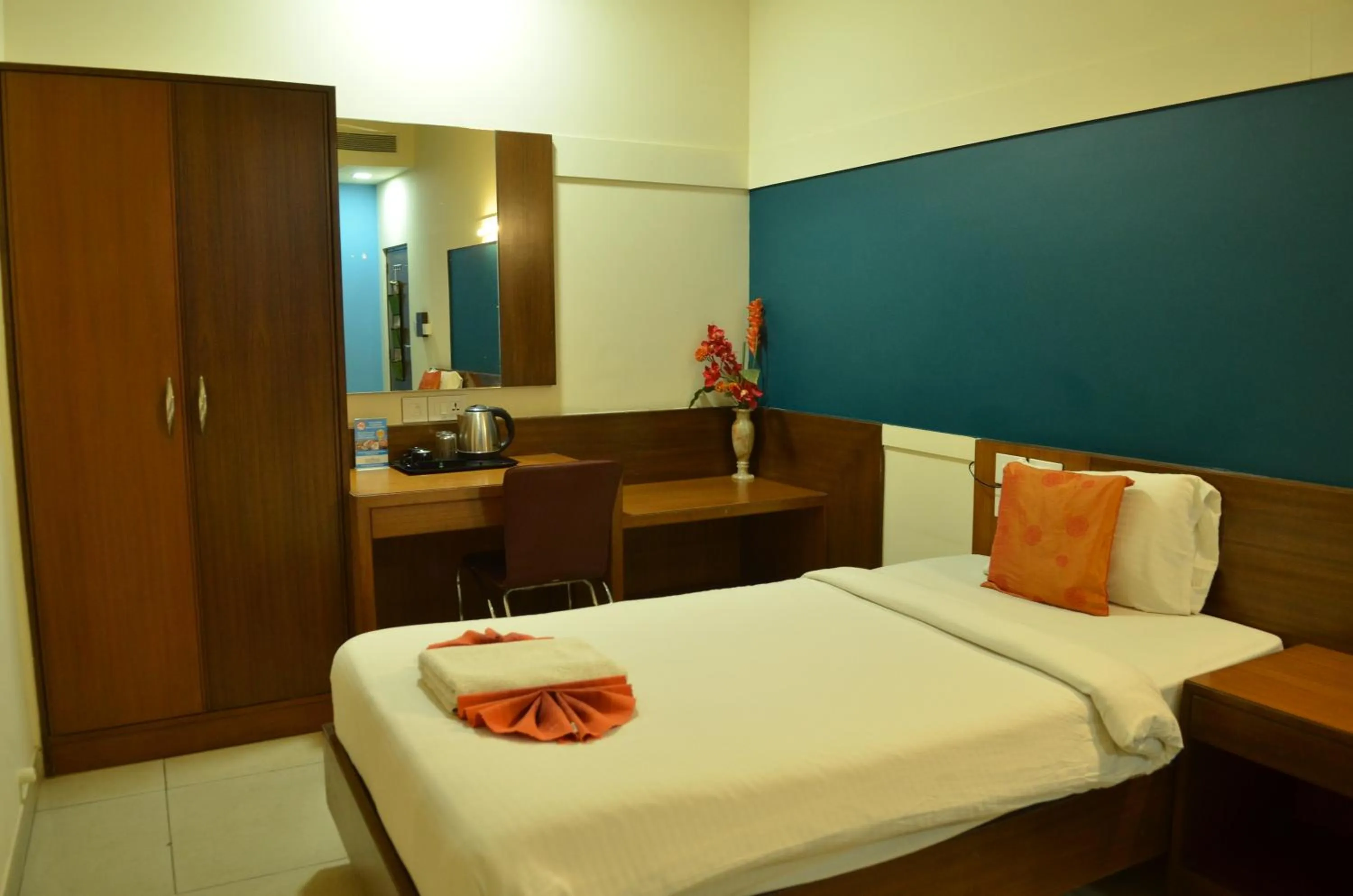 Bedroom, Bed in Cubbon Suites