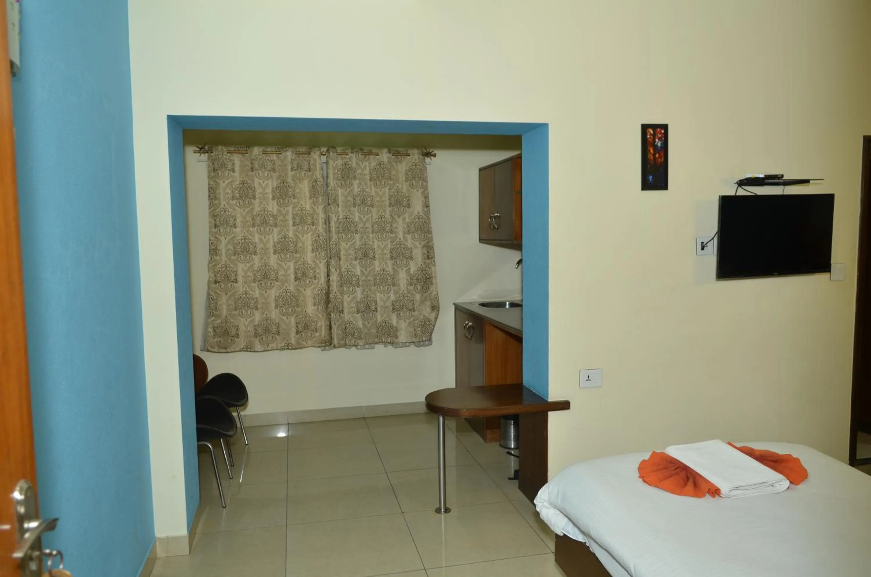 Bedroom, Bed in Cubbon Suites