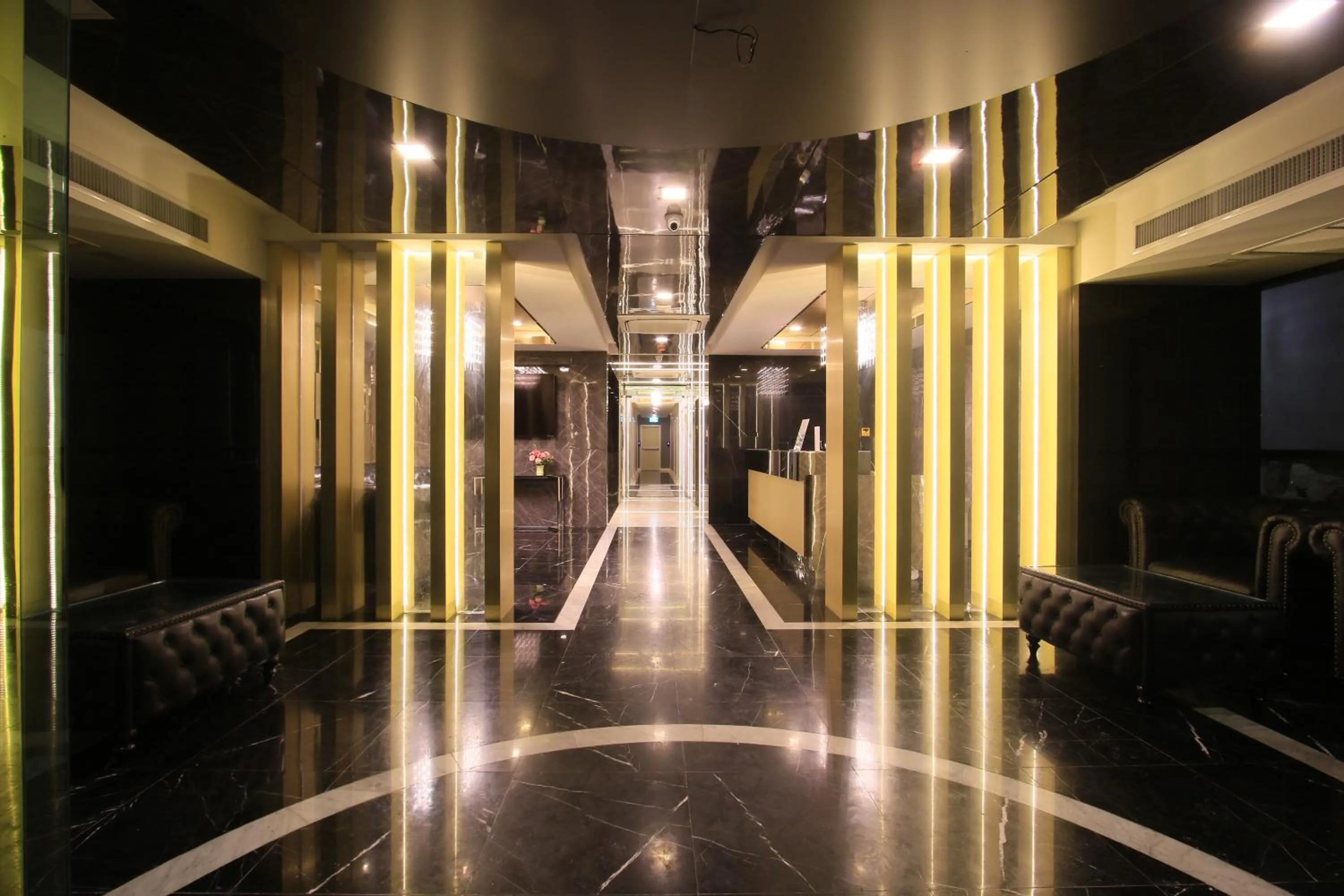 Pratunam Atrium Hotel