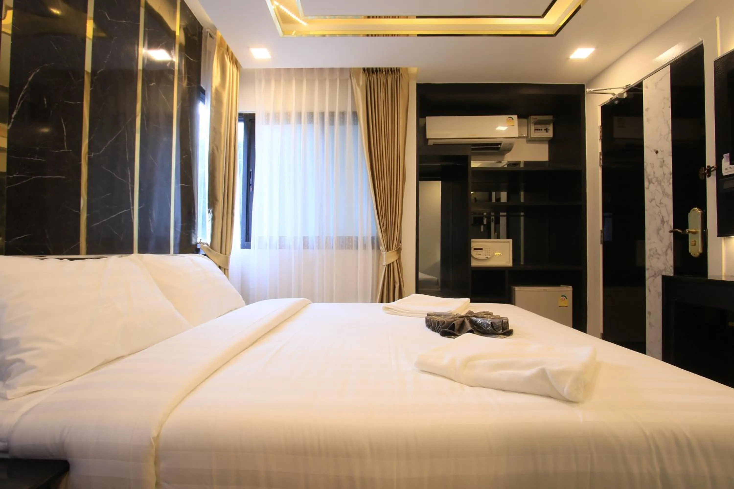 Bed in Pratunam Atrium Hotel