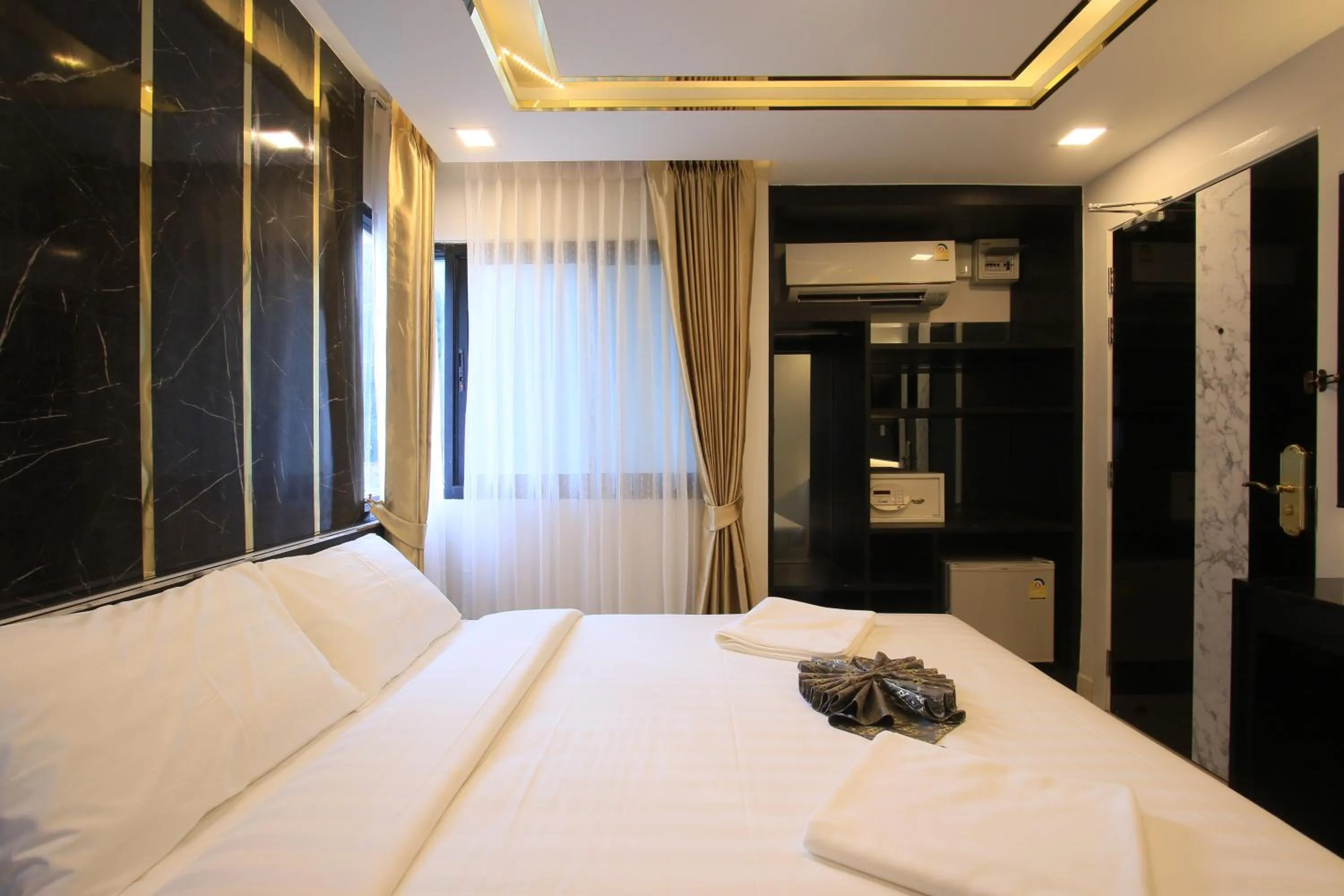 Bed in Pratunam Atrium Hotel