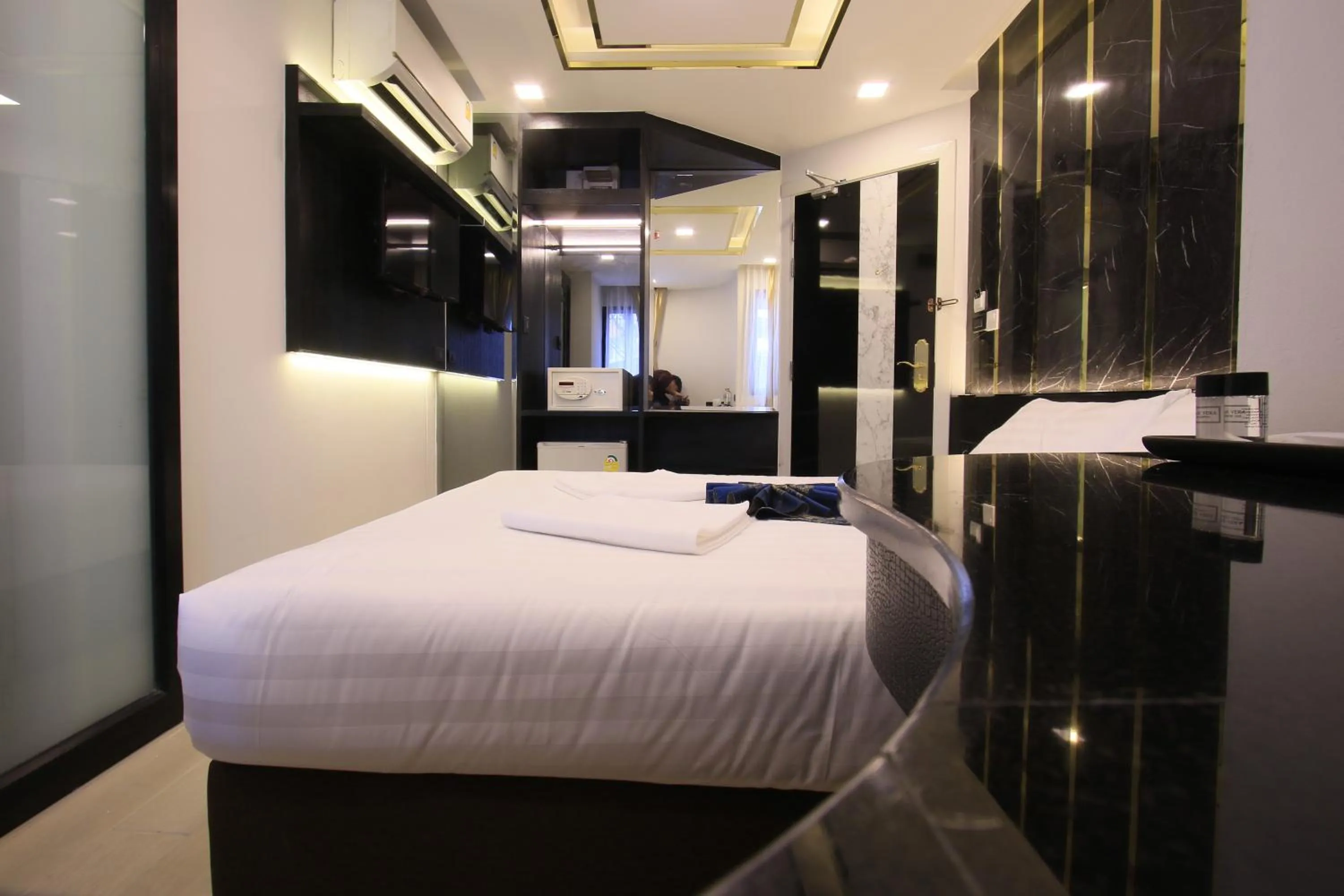 Bed in Pratunam Atrium Hotel