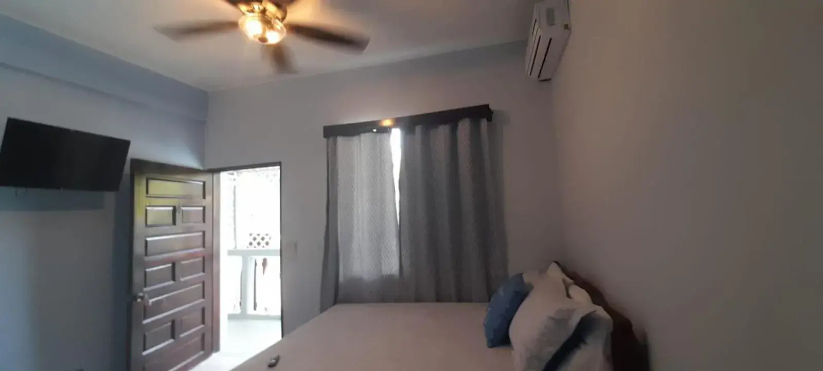 Deluxe Triple Room in Serenade Hotel Deluxe Triple Room in Serenade Hotel