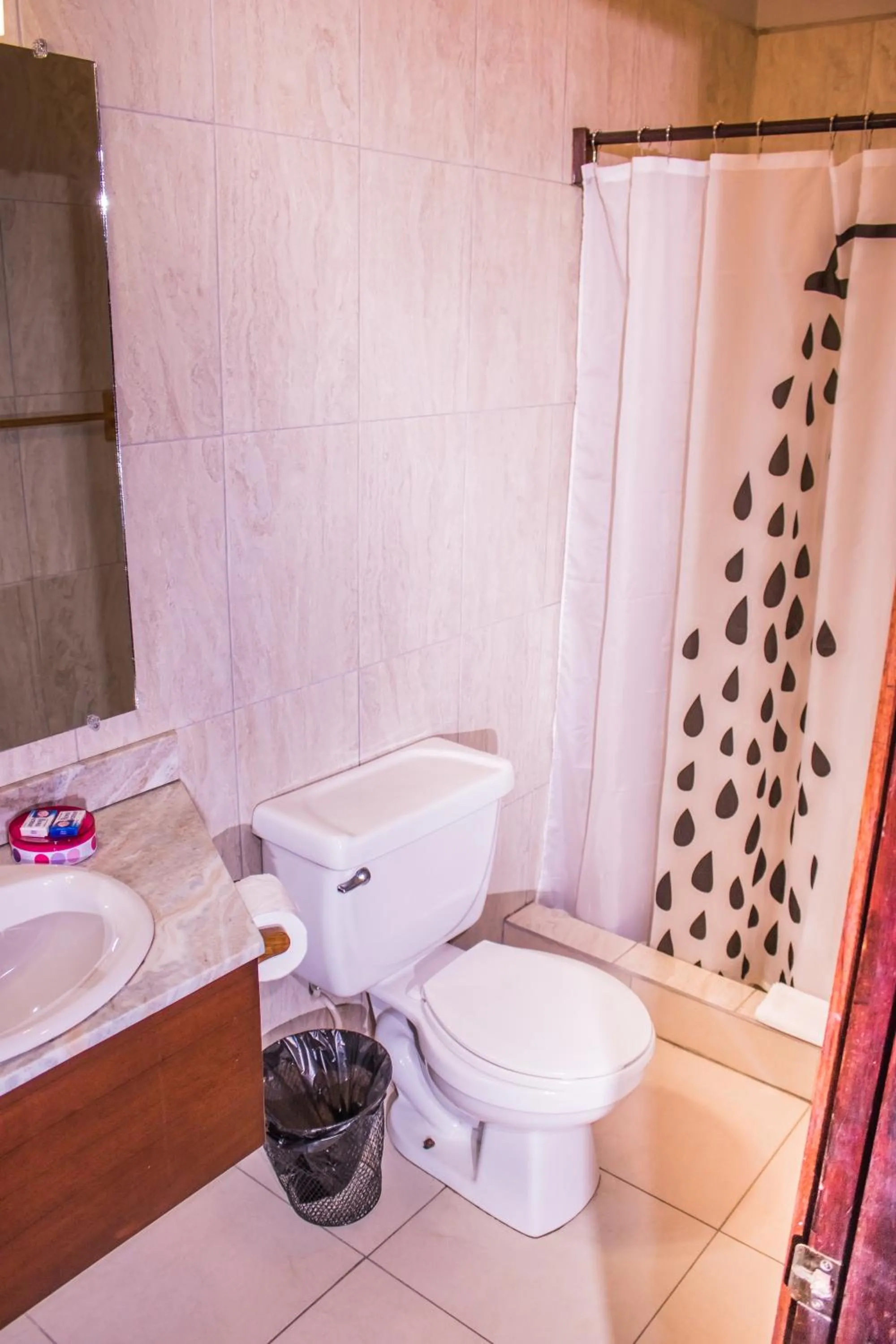 Bathroom in Serenade Hotel