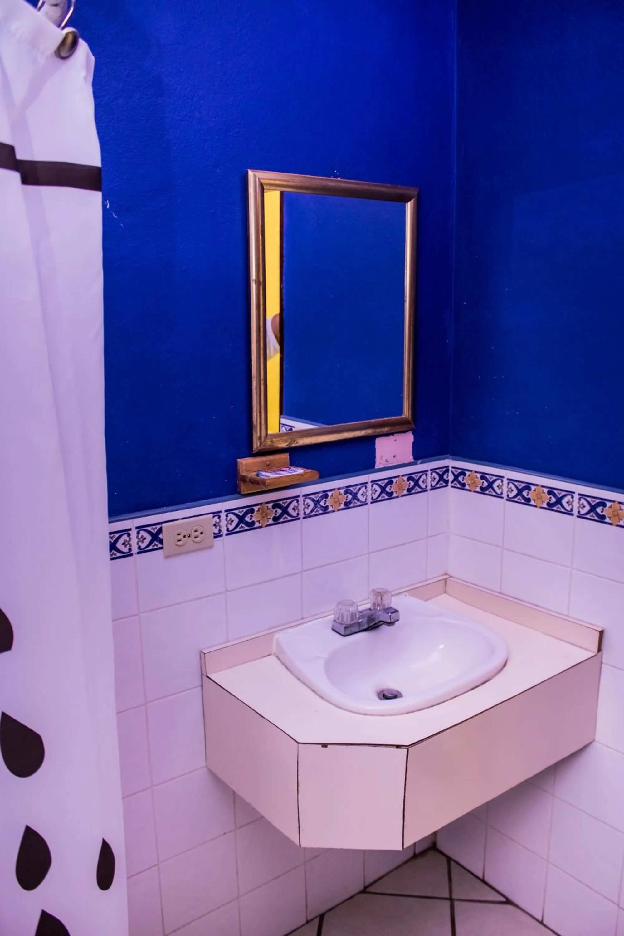 Bathroom in Serenade Hotel