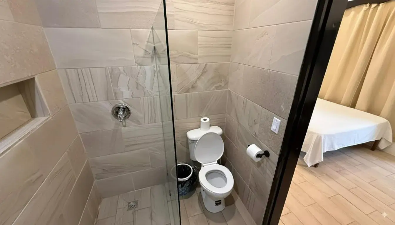 Basic Triple Room in Serenade Hotel Basic Triple Room in Serenade Hotel