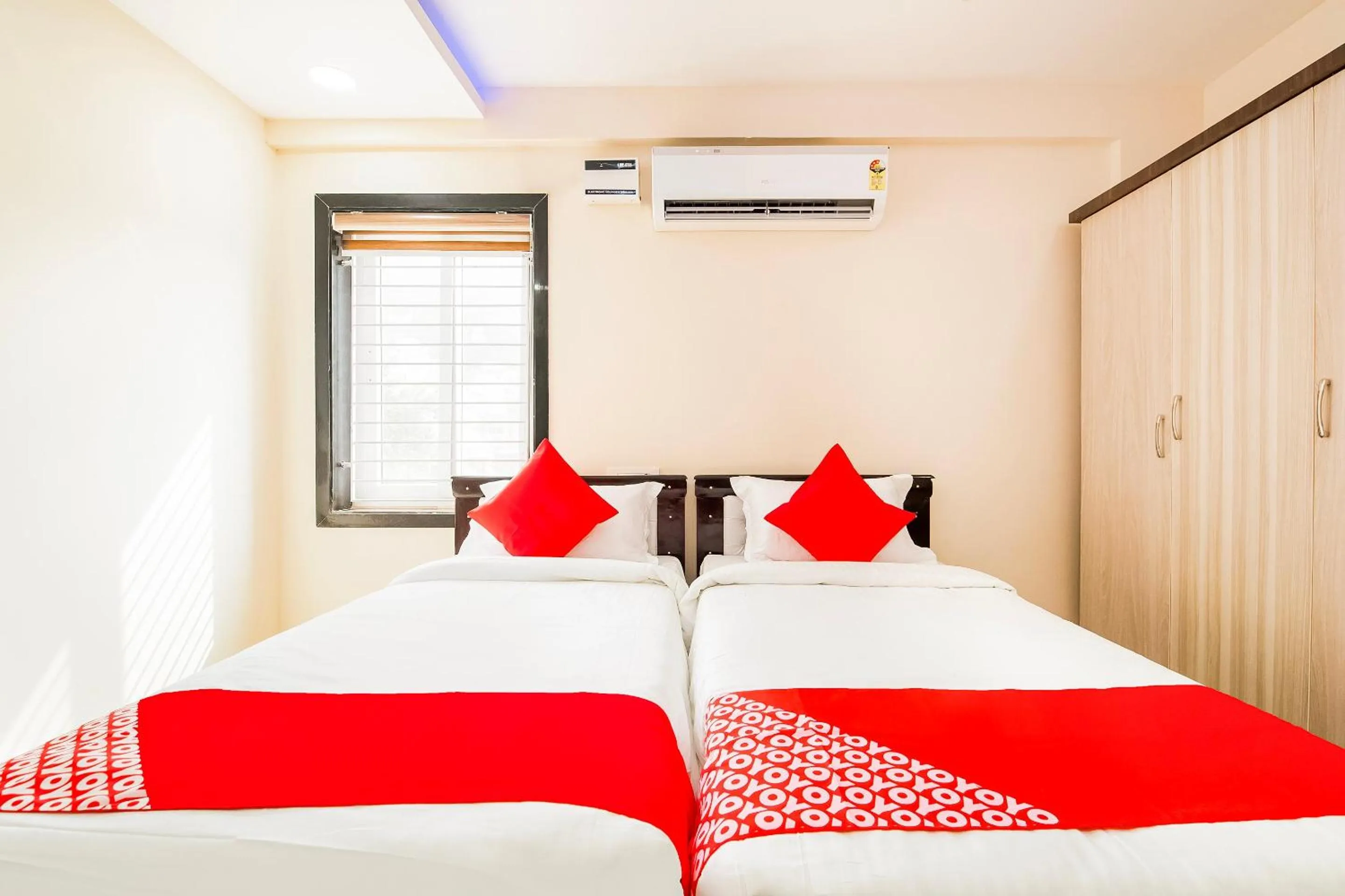 Bedroom, Bed in Super Capital O RR Towers by CJ