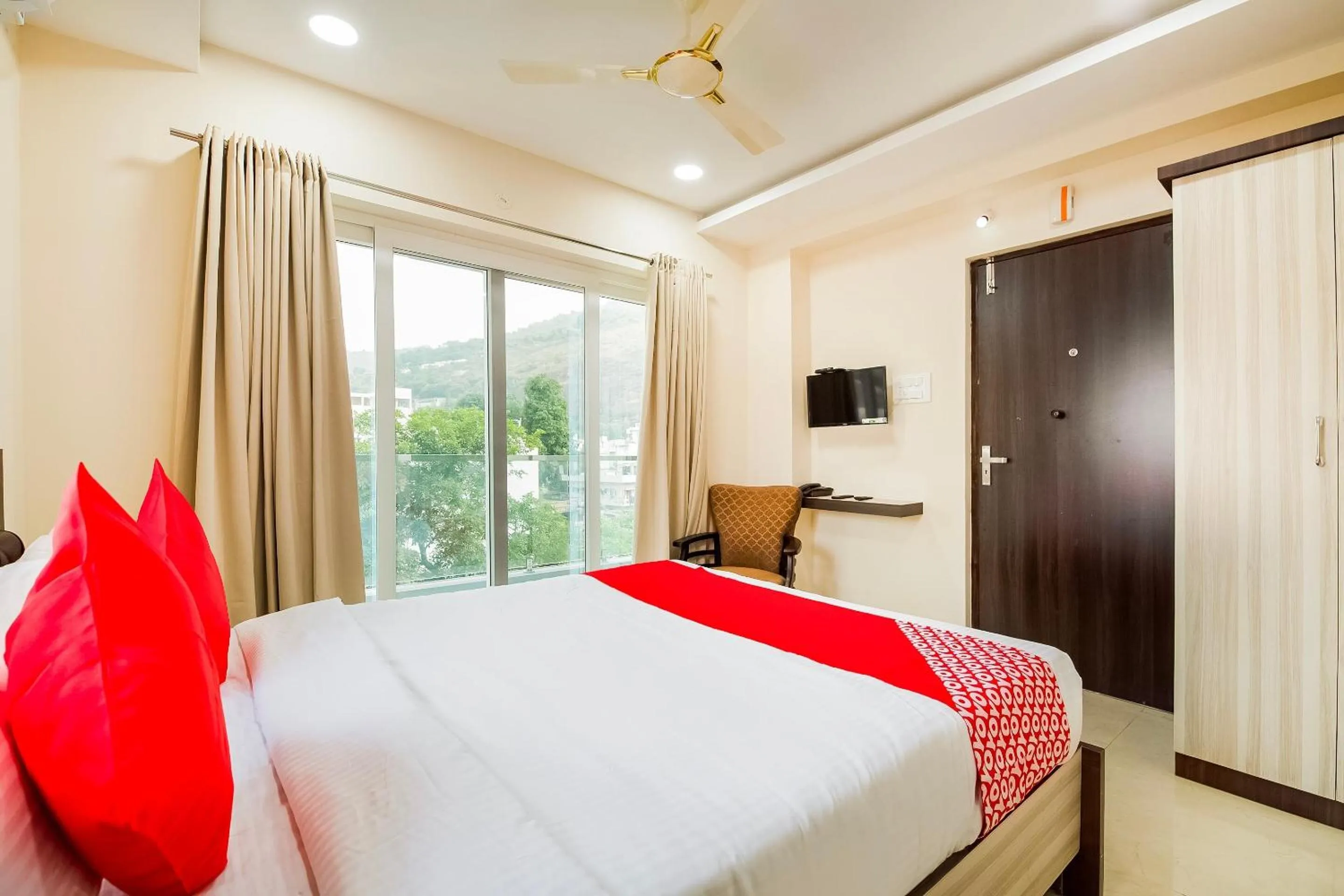Bedroom, Bed in Super Capital O RR Towers by CJ