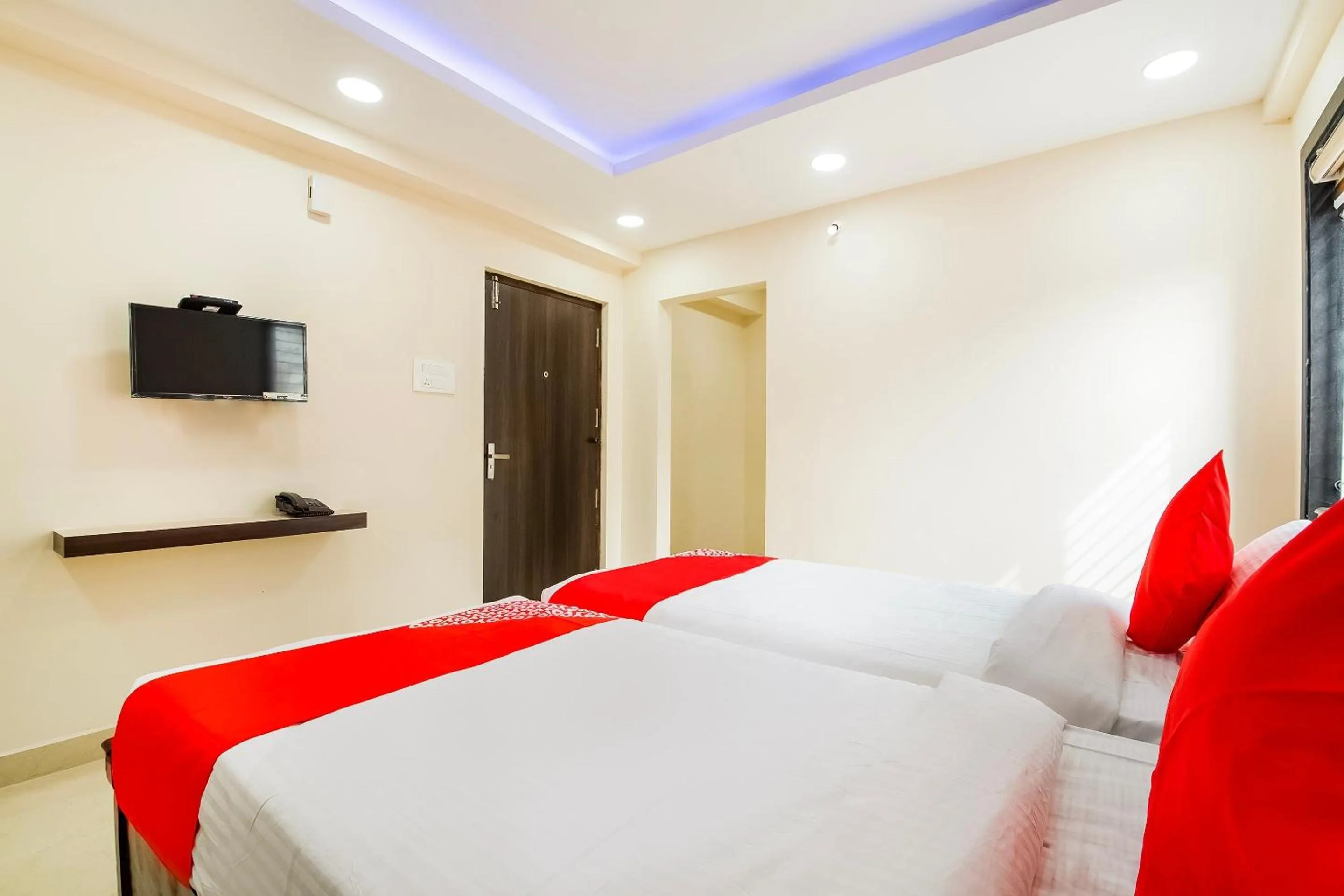 Bedroom, Bed in Super Capital O RR Towers by CJ