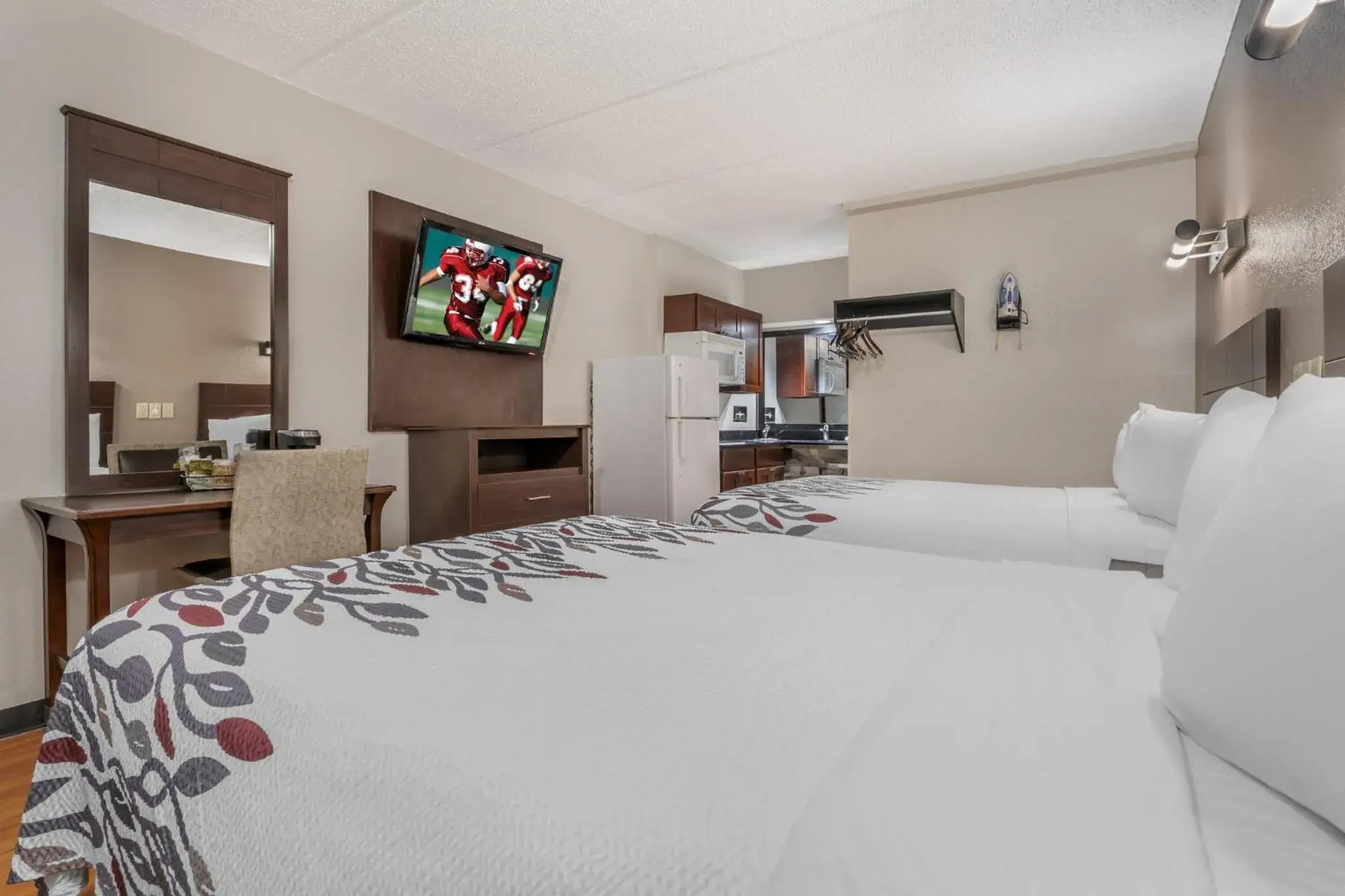 Deluxe Room with Two Queen Beds Non-Smoking in Red Roof Inn Houston Brookhollow Deluxe Room with Two Queen Beds Non-Smoking in Red Roof Inn Houston Brookhollow