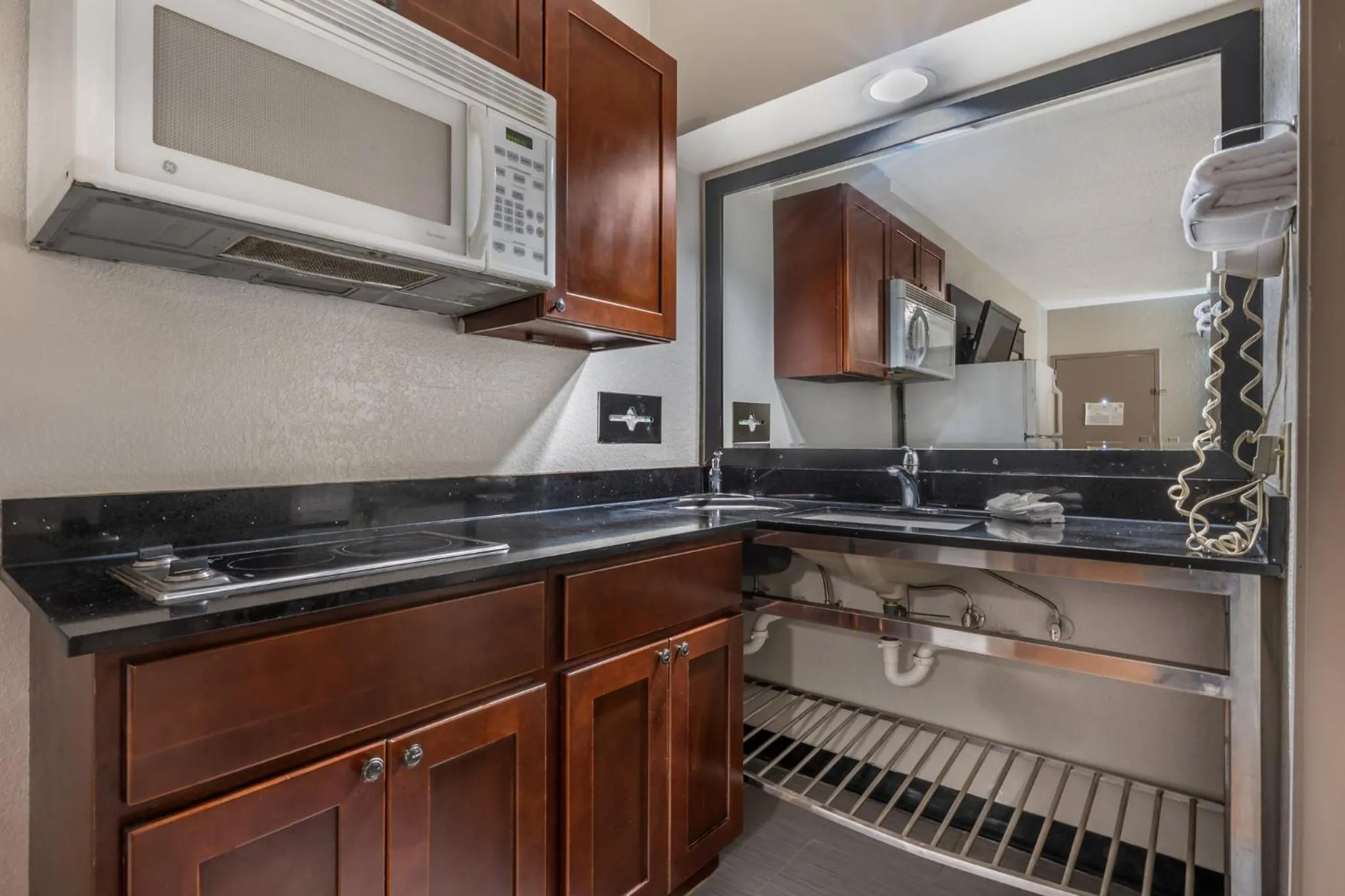 Photo of the whole room in Red Roof Inn Houston Brookhollow