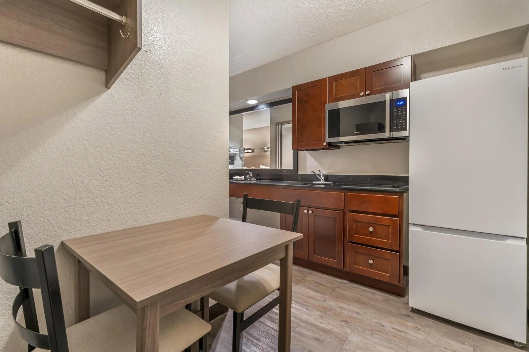 Photo of the whole room in Red Roof Inn Houston Brookhollow