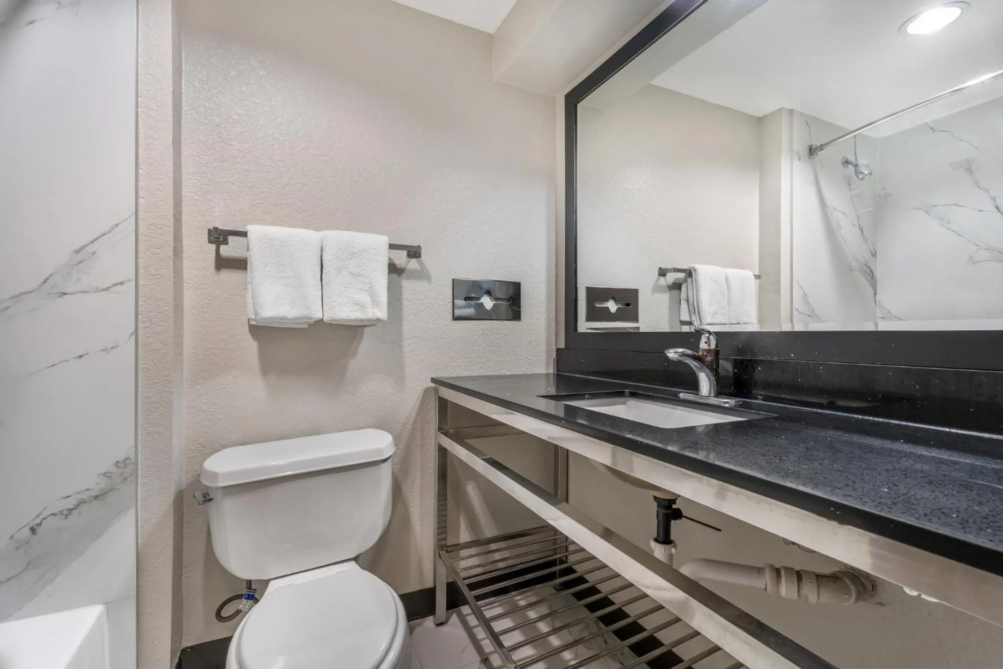 Bathroom in Red Roof Inn Houston Brookhollow