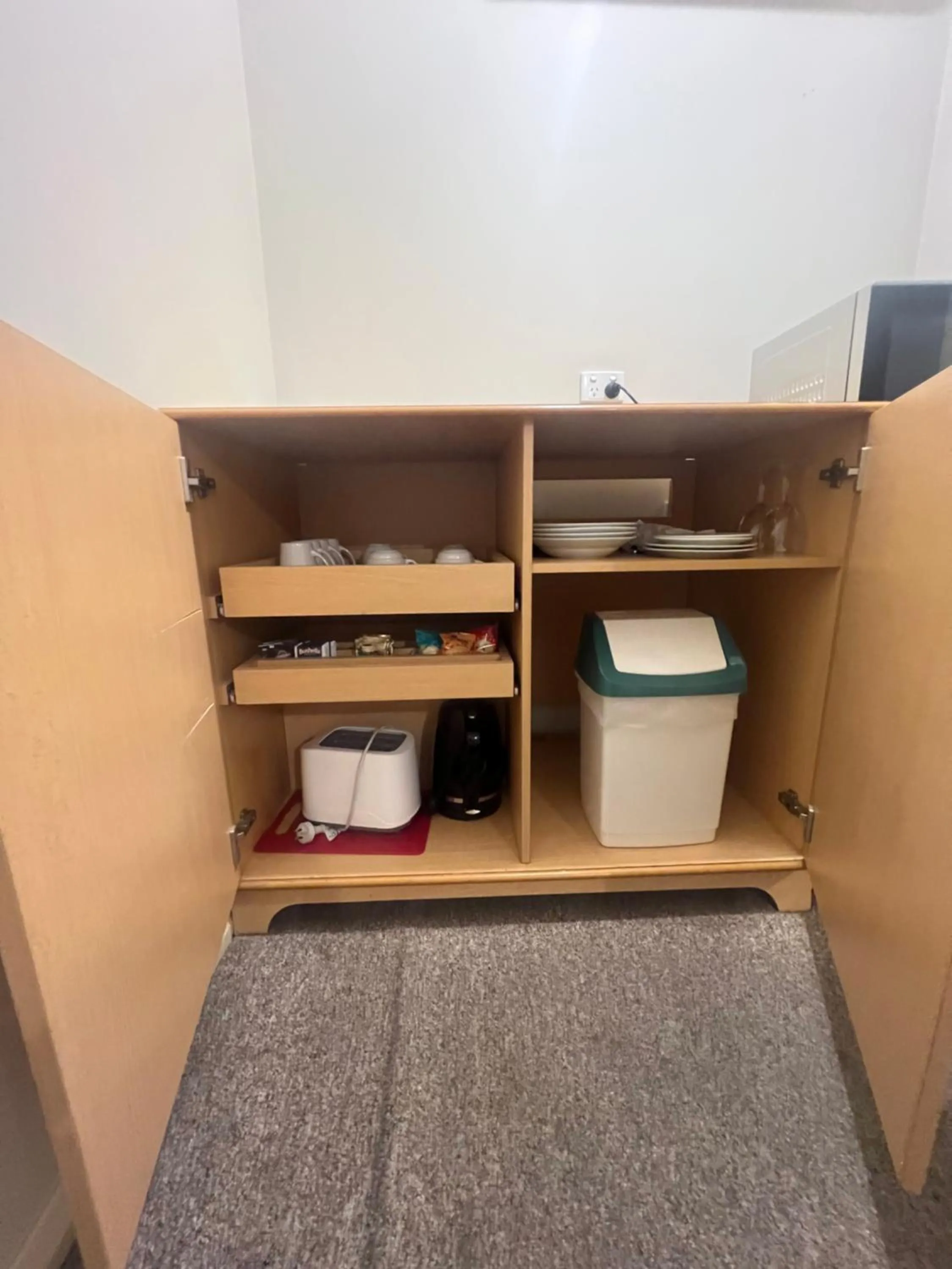 Breakfast in OVERLANDER MOTOR LODGE