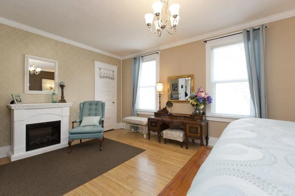 Bed in Charles Street Vacation Home