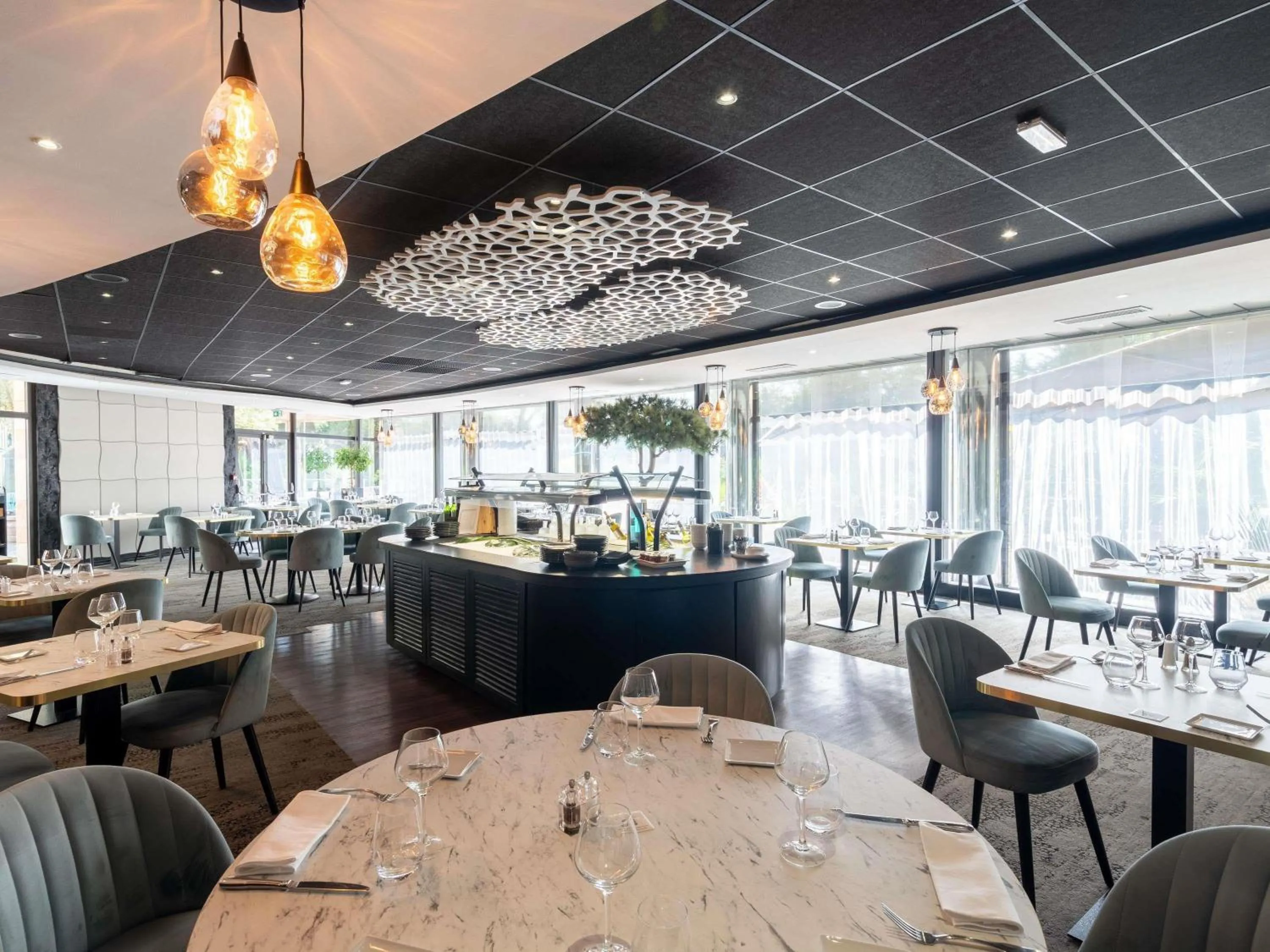 Restaurant/places to eat in Mercure Bordeaux Aéroport