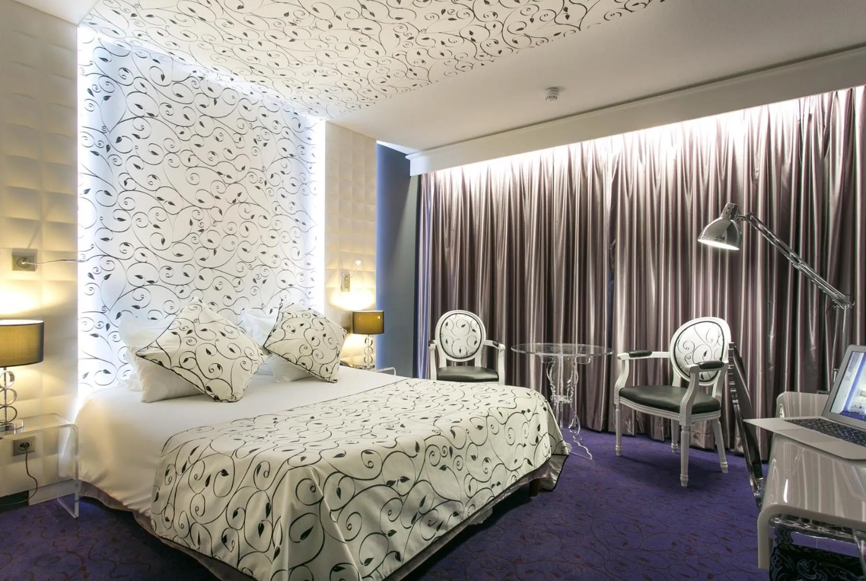 Photo of the whole room, Bed in Mercure Bordeaux Aéroport