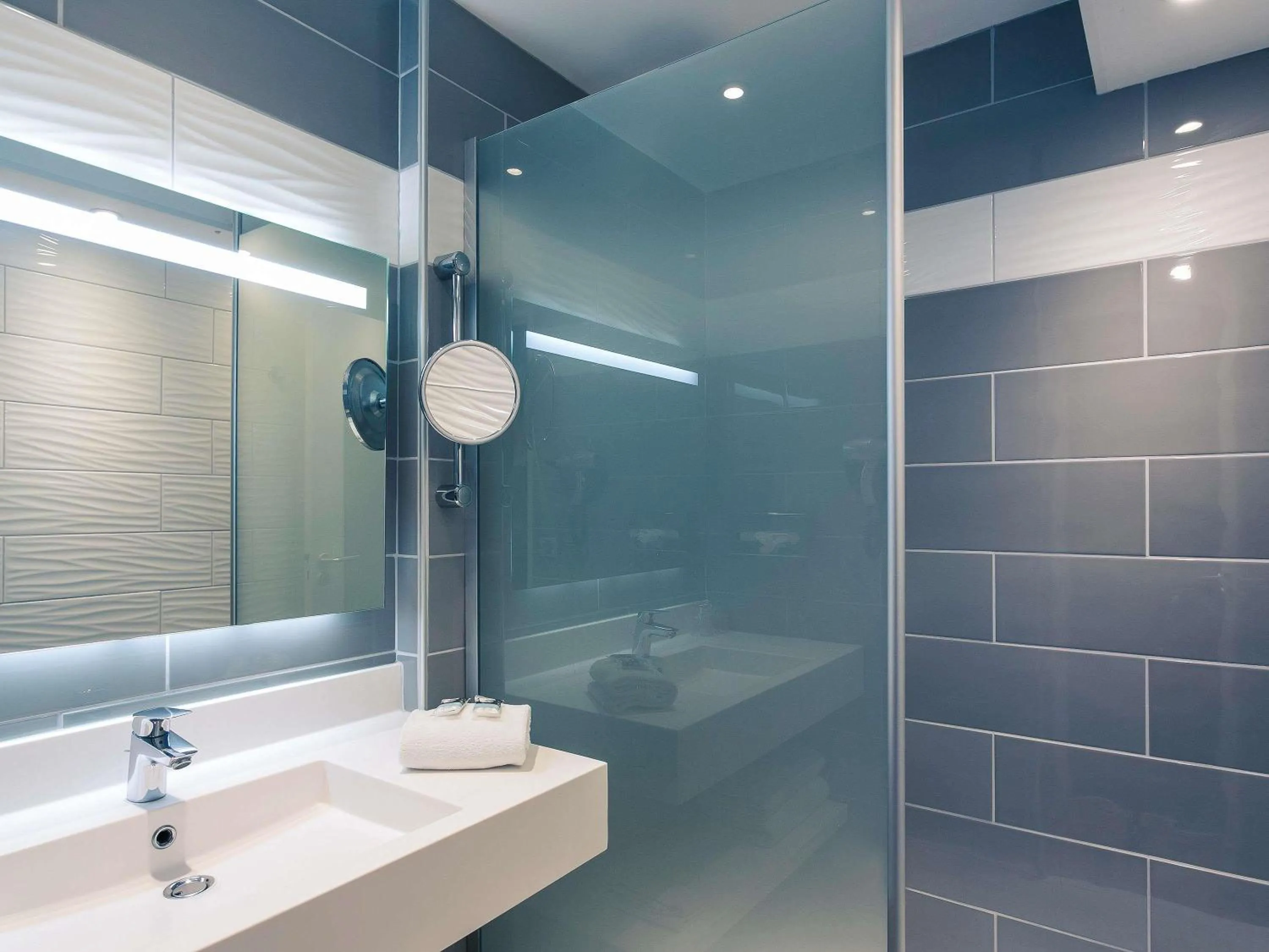 Bedroom in Mercure Bordeaux Aéroport