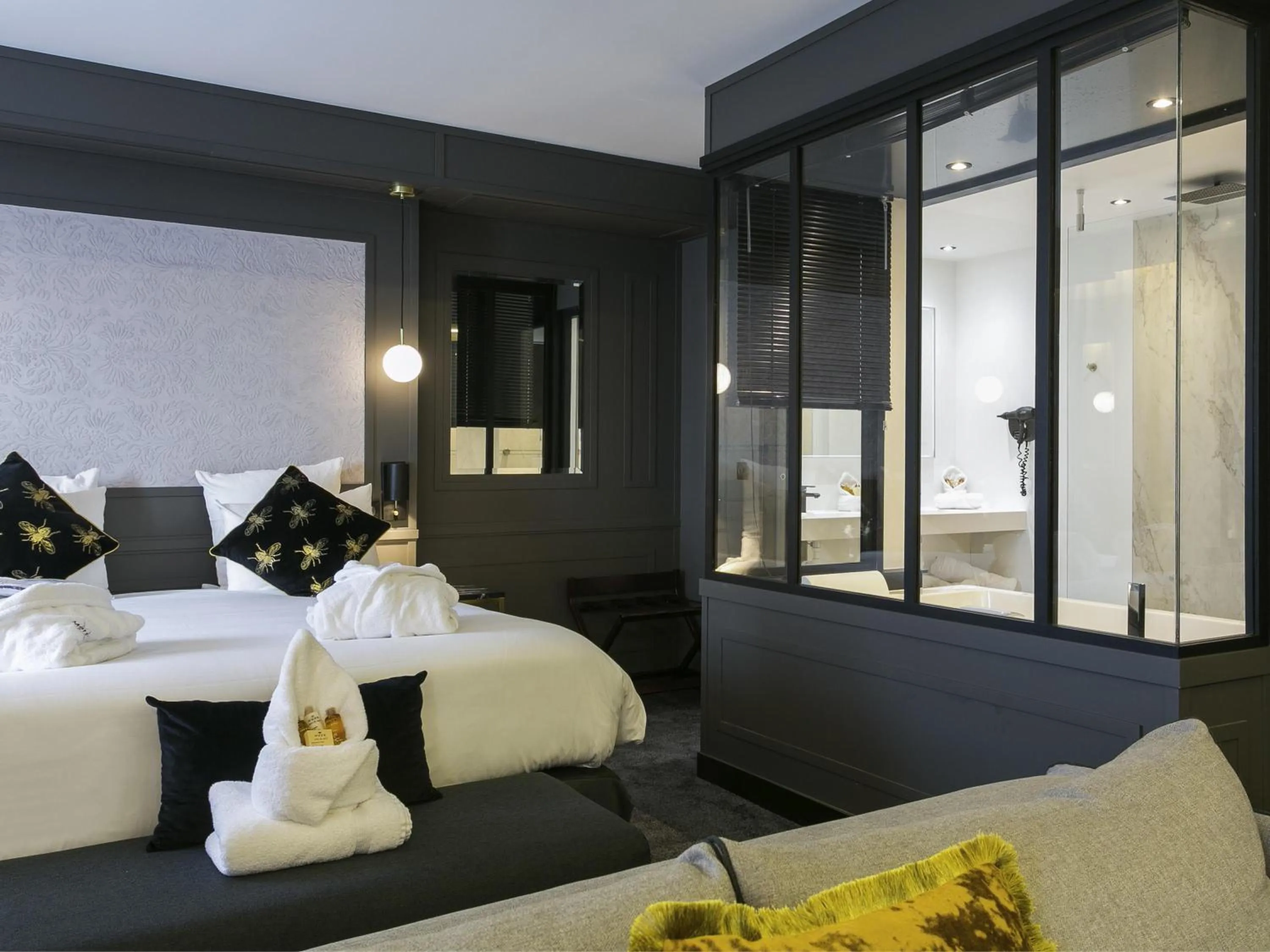 Bedroom, Bed in Mercure Bordeaux Aéroport