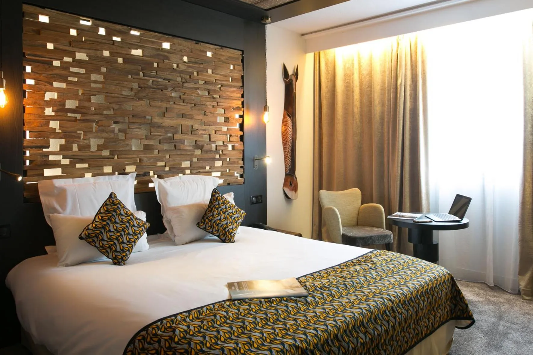 Bedroom, Bed in Mercure Bordeaux Aéroport