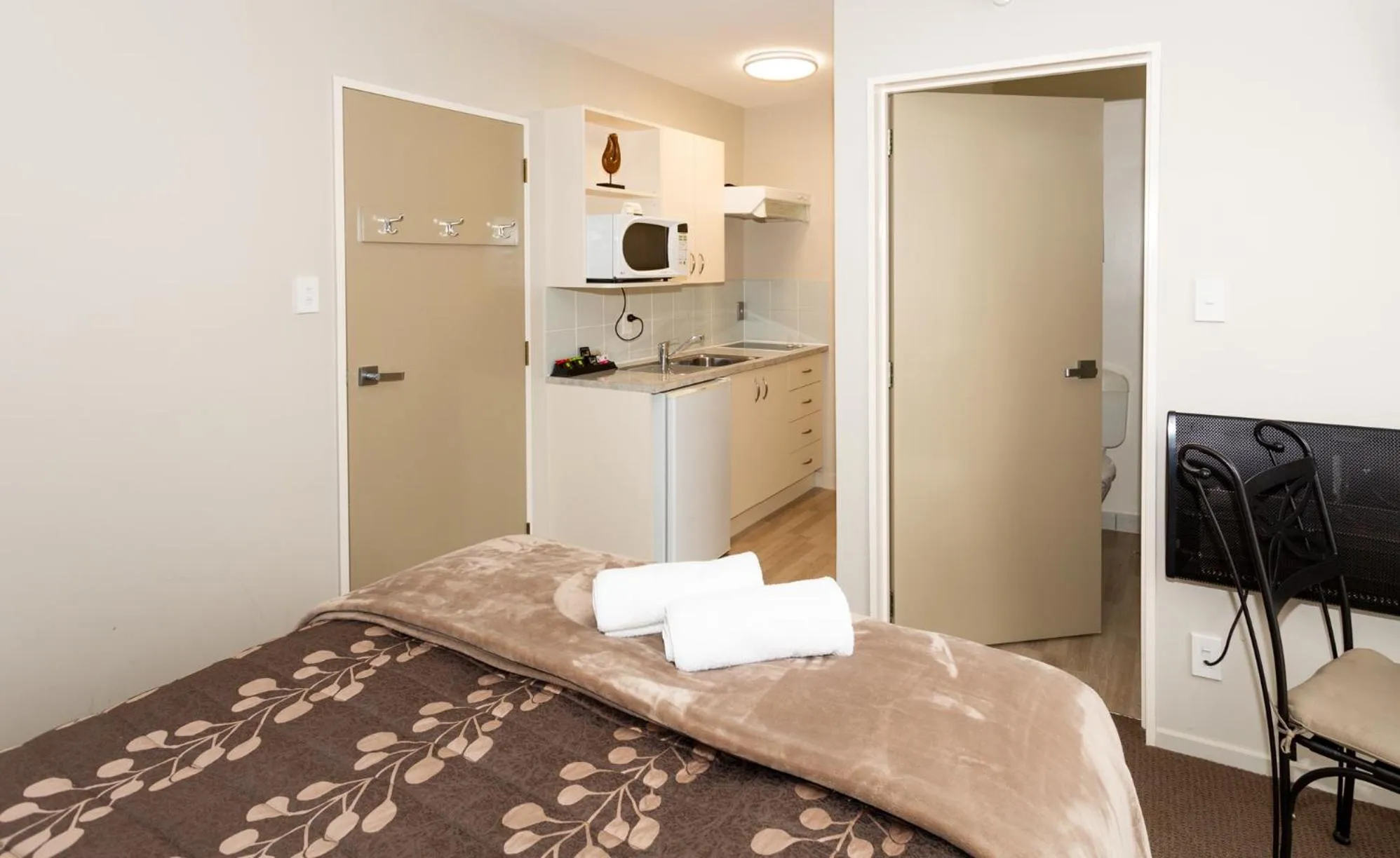 Bedroom, Bed in Brinkley Resort