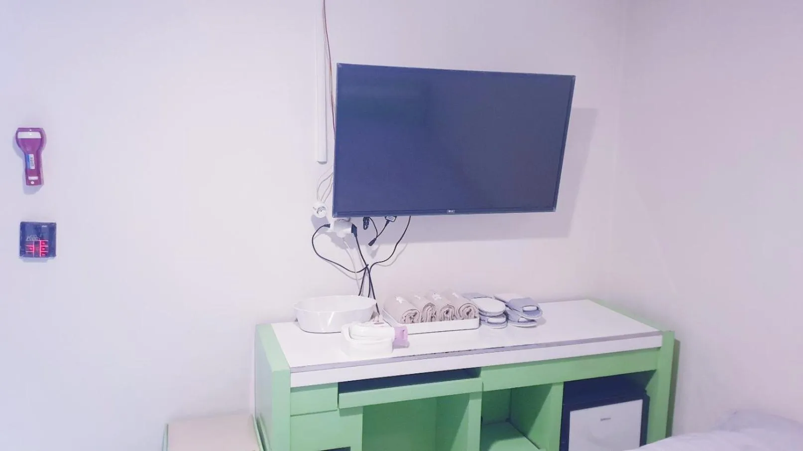 TV/Entertainment Center in OPPA Hostel Sinchon-Hongdae