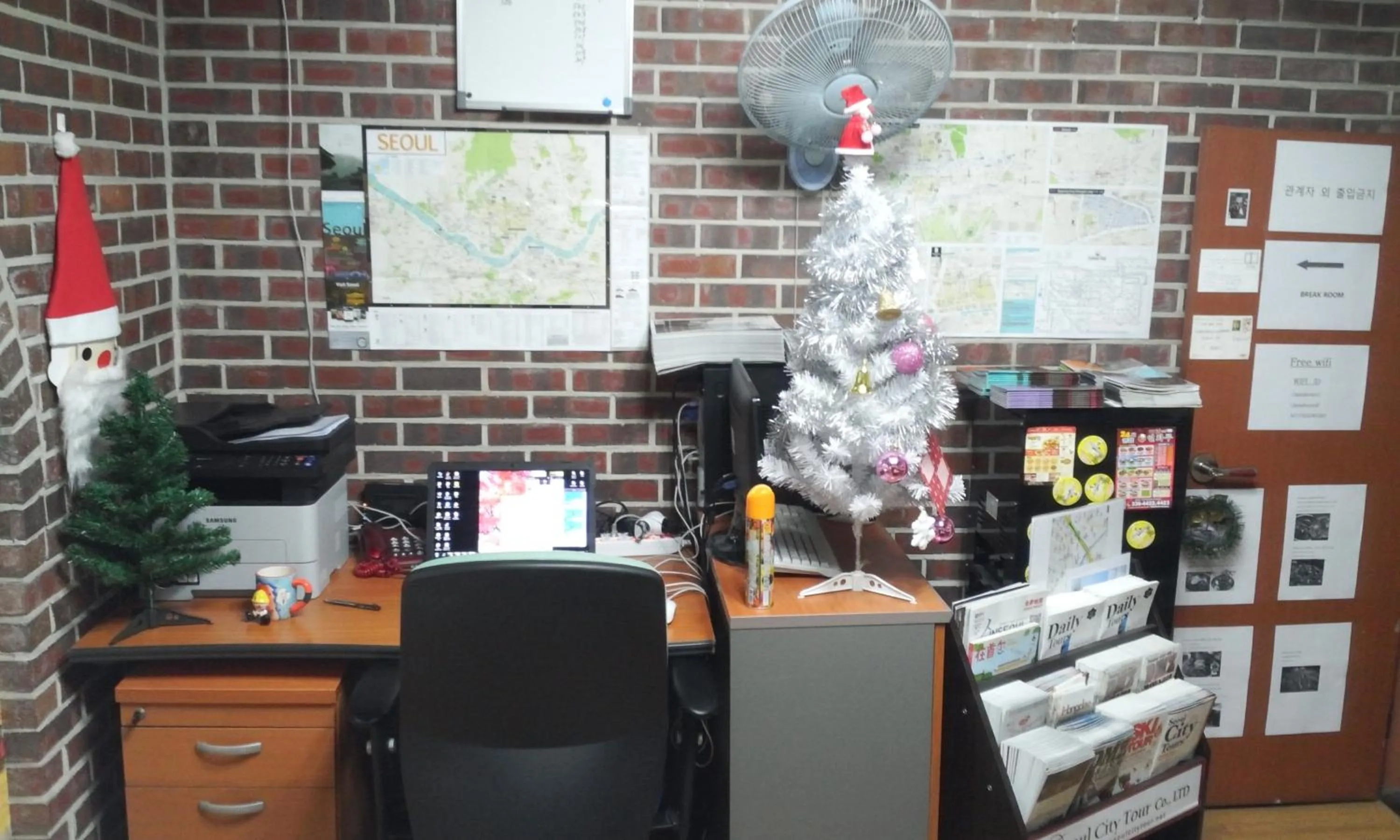 Decorative detail in OPPA Hostel Sinchon-Hongdae