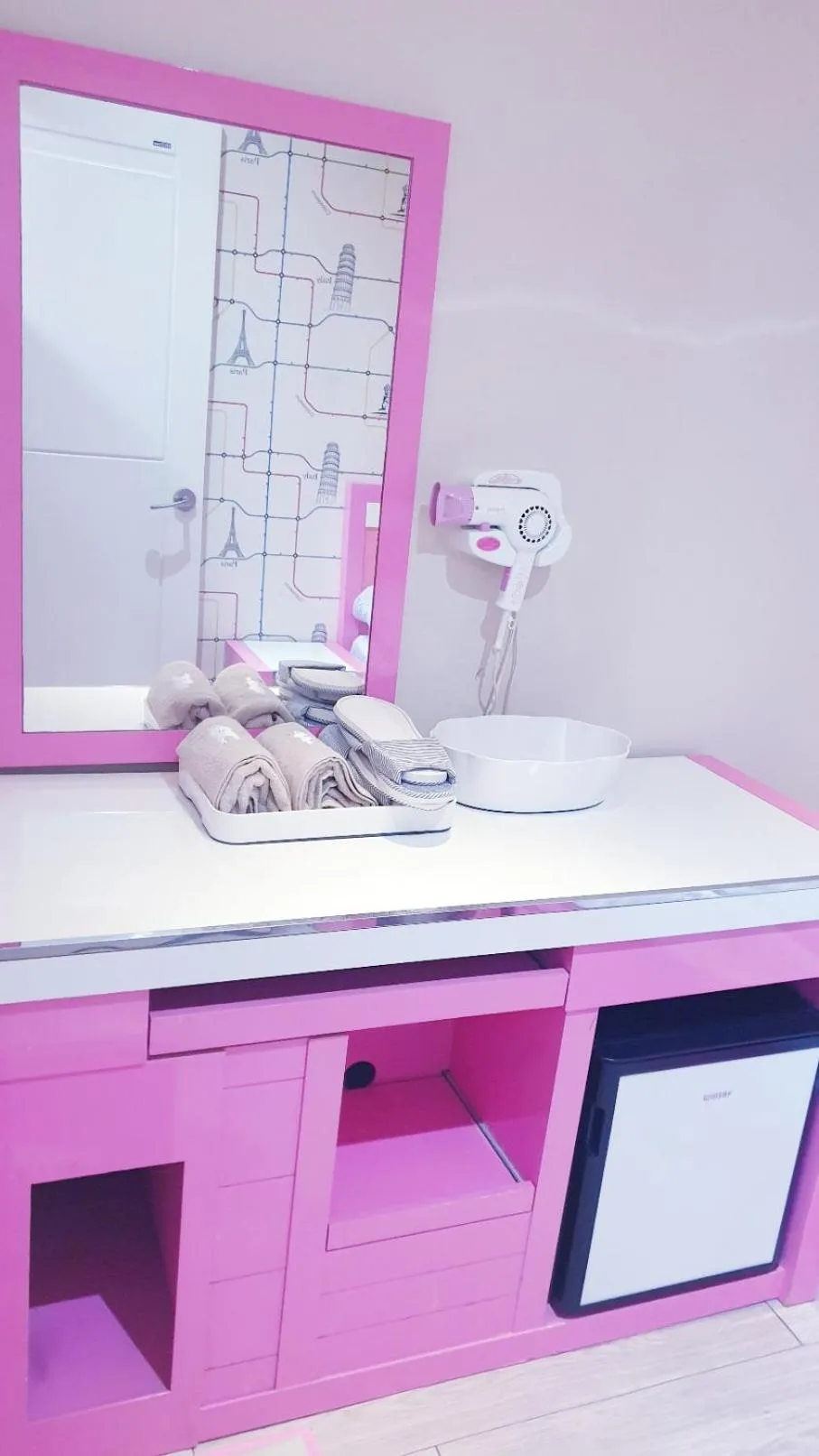 Kitchen/Kitchenette in OPPA Hostel Sinchon-Hongdae