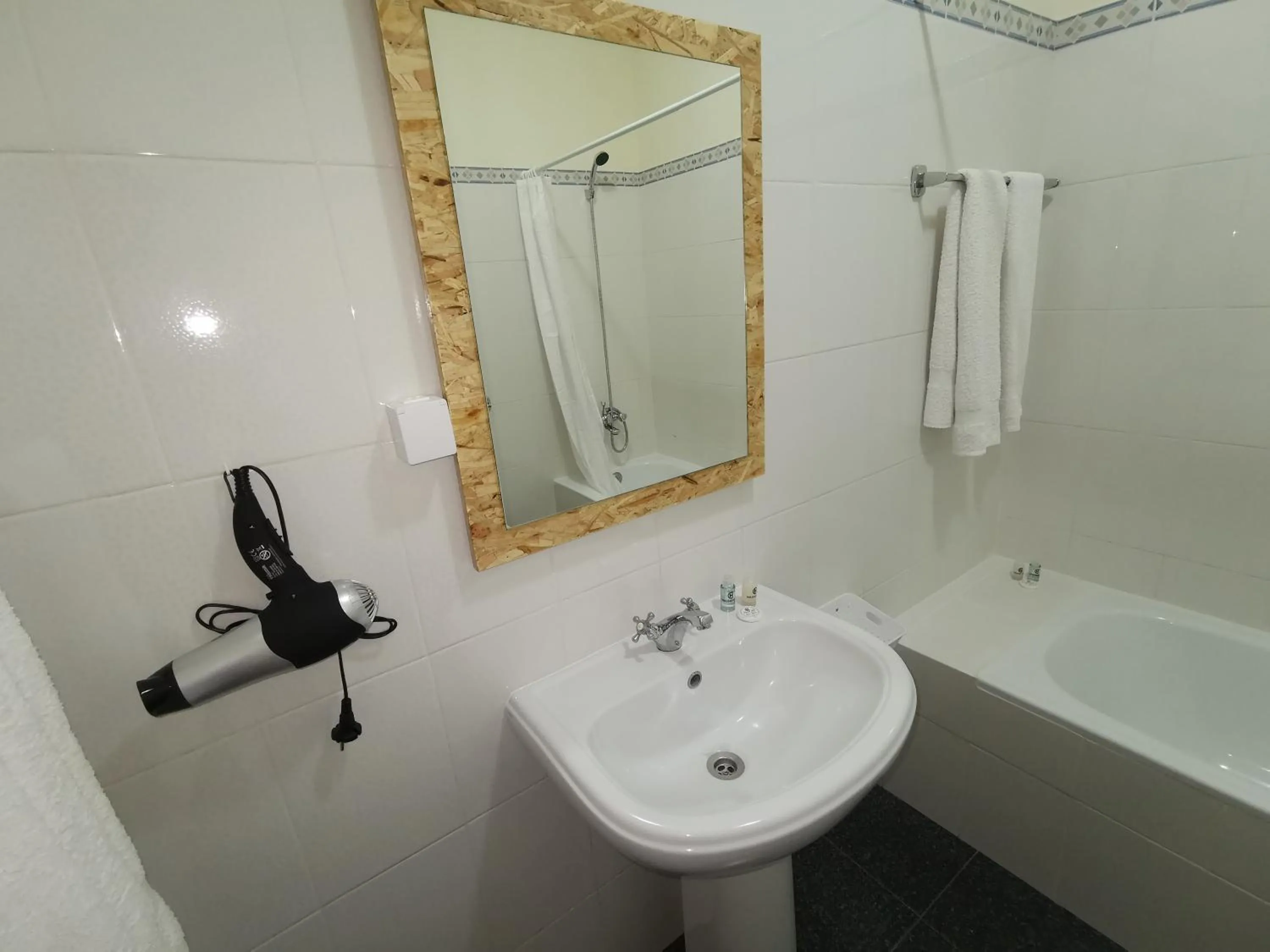 Shower in Santana in Nature Bed & Breakfast