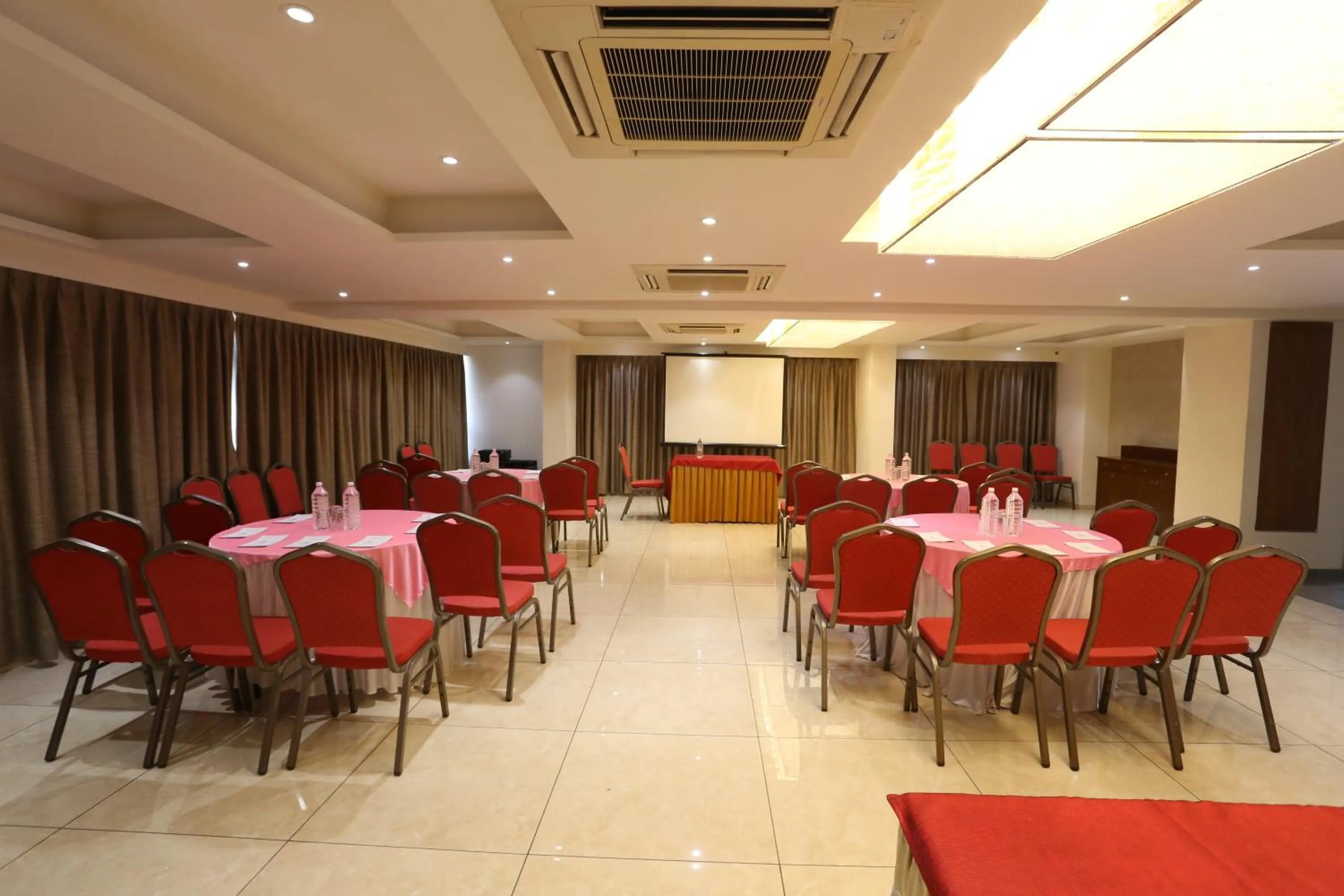 Business facilities in The Park Residency