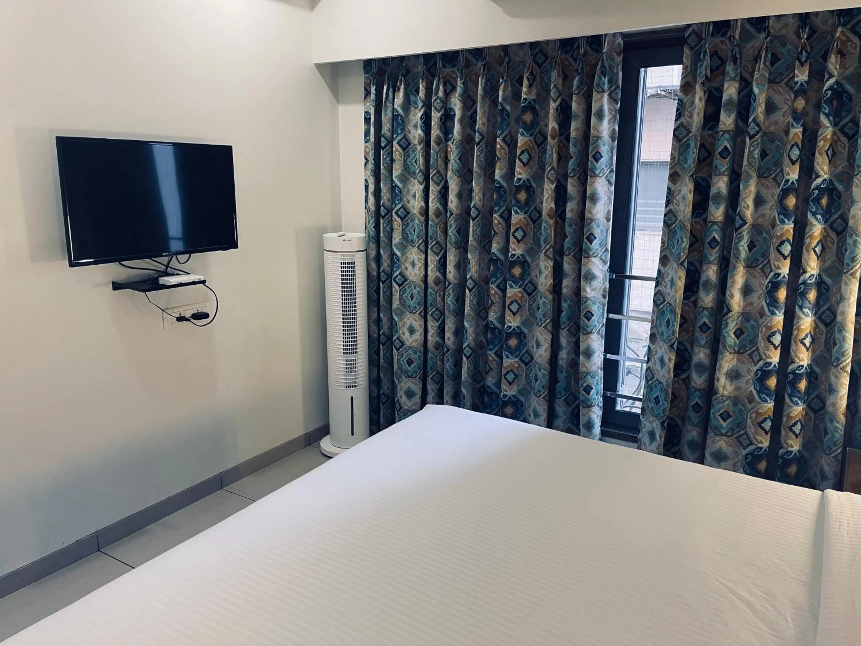 Bed in The Park Residency